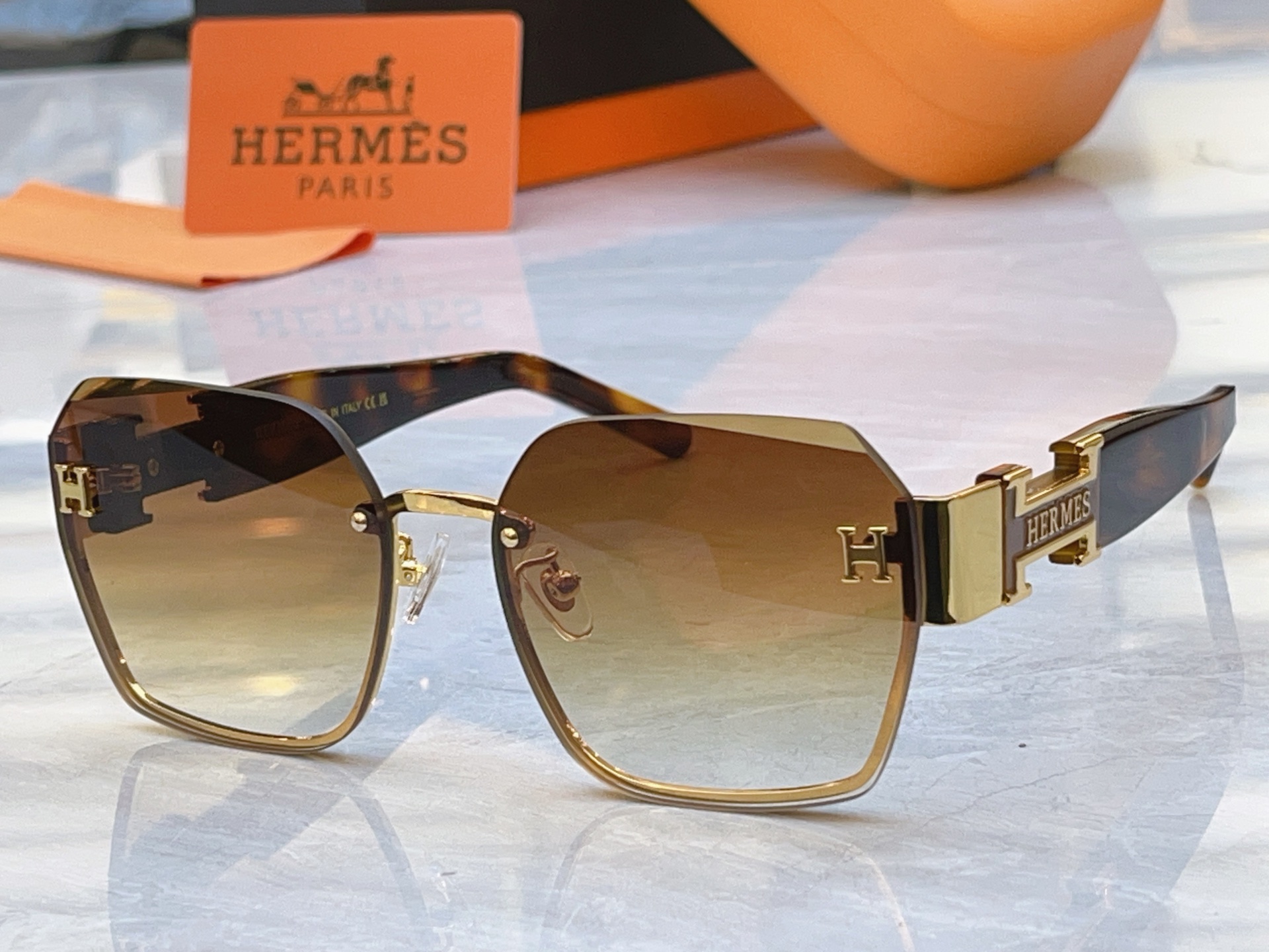 ，【HERME*】爱马*仕新款太阳镜🕶️，MODEL：H8026，SIZE：56口16-142