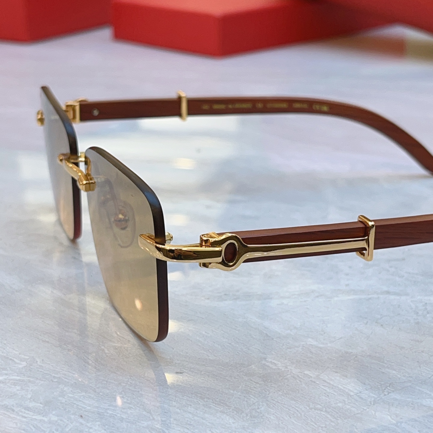 ，【CARTIE*】卡地*亚新款太阳镜，Mod:CT0608S，Size:61口13-142