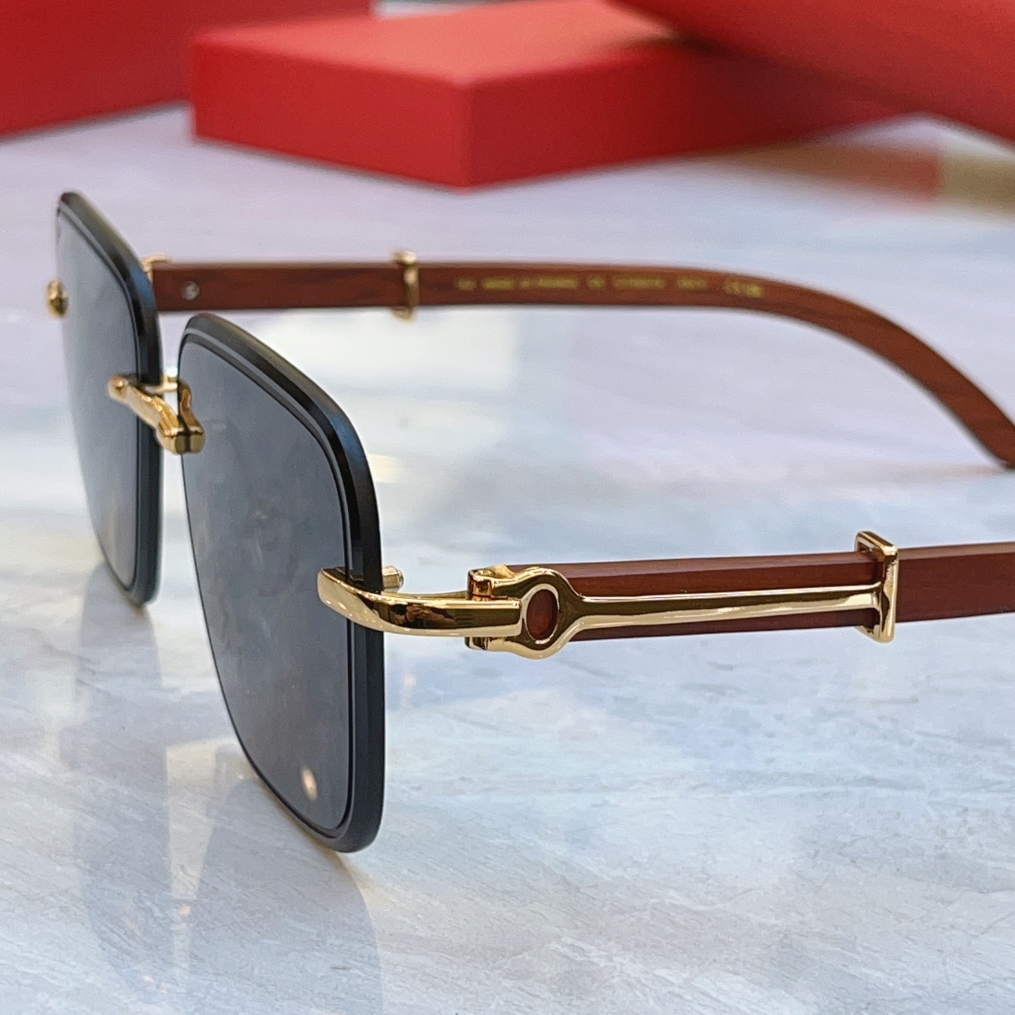 ，【CARTIE*】卡地*亚新款太阳镜，Mod:CT0607S，Size:61口13-142