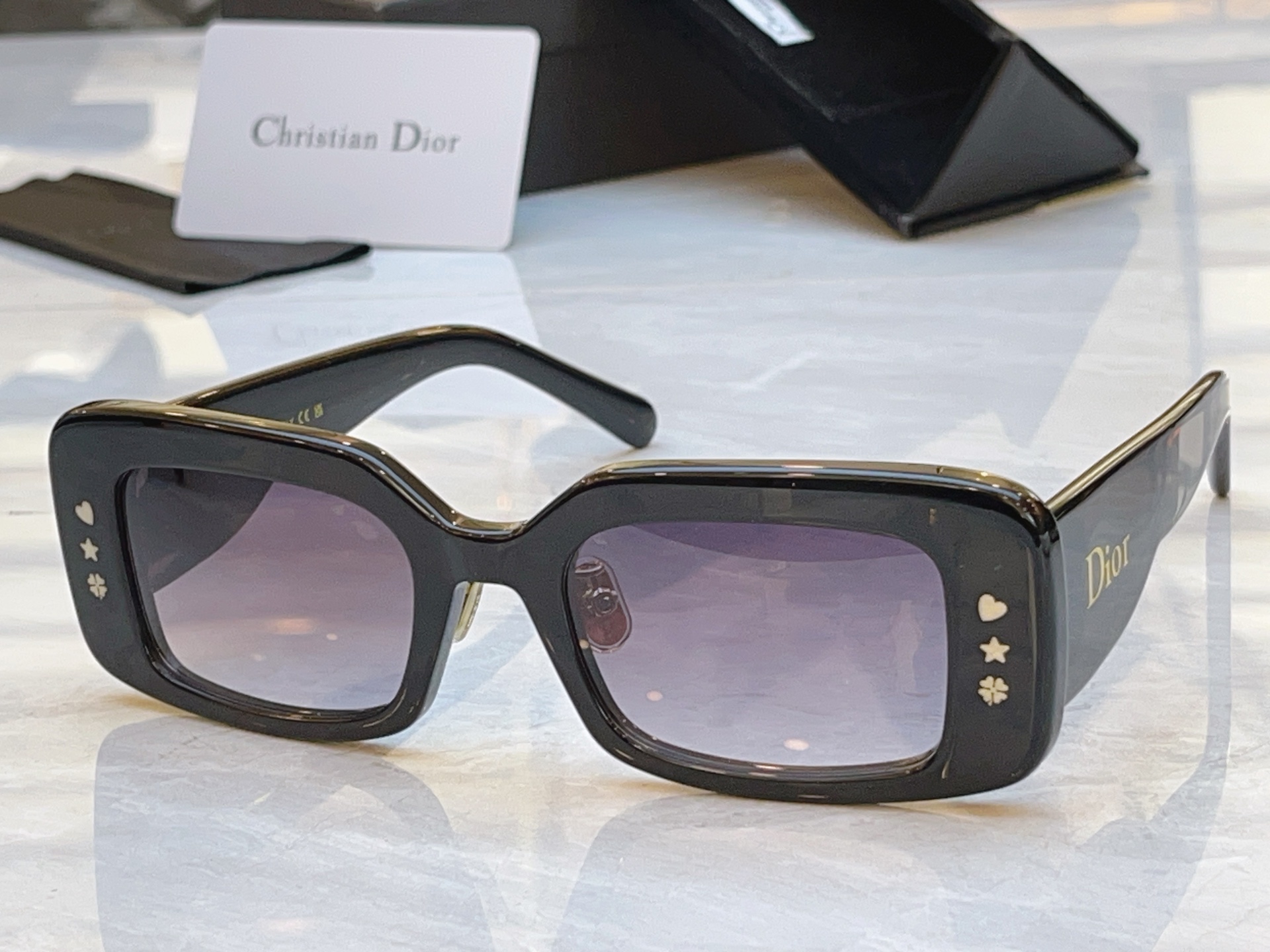 ，【DIO* 】迪*奥新款太阳镜，MODEL：Dior LuckyCharms，SIZE：52口21-1