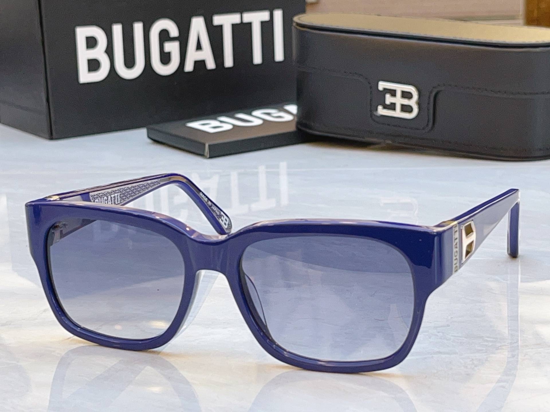 配送盒子，【BUGATT*】布加*迪新款太阳镜，MODEL：BLU，SIZE：56口18-147