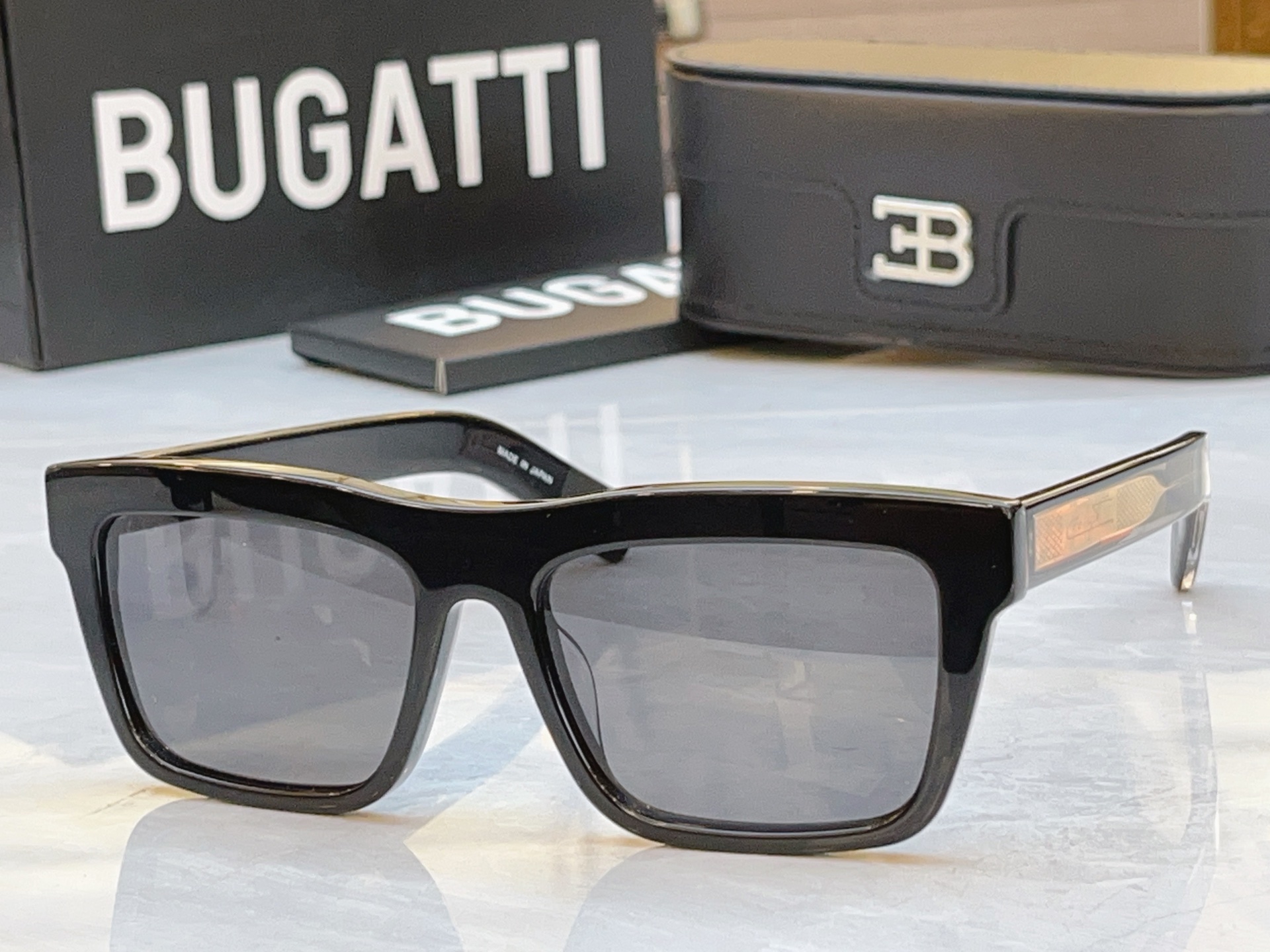 配送盒子，【BUGATT*】布加*迪新款太阳镜，MODEL：MBK，SIZE：66口15-148