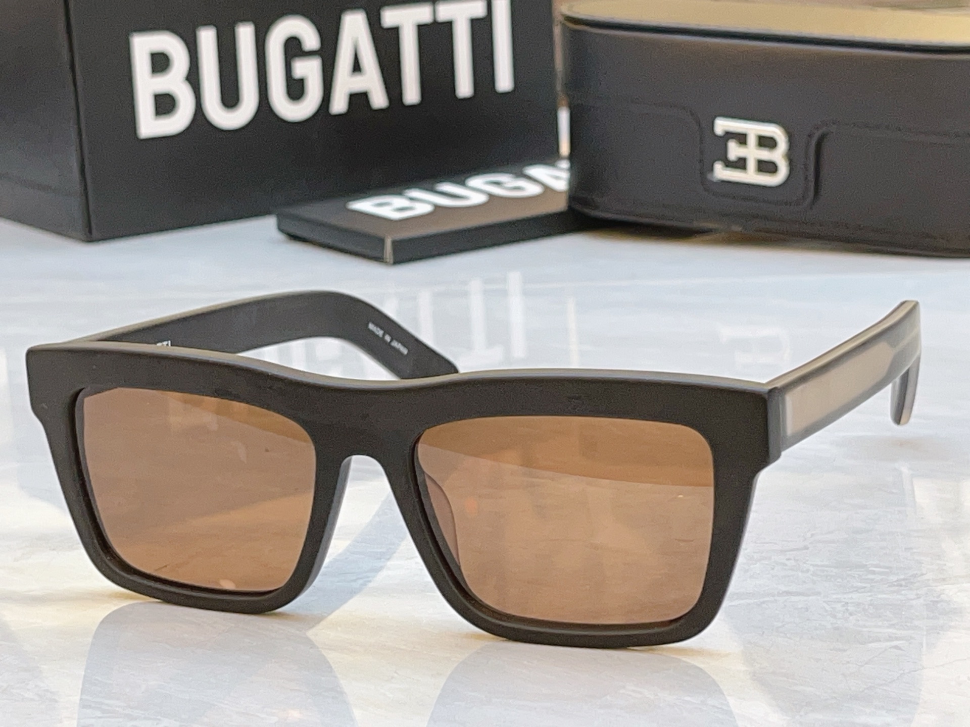 配送盒子，【BUGATT*】布加*迪新款太阳镜，MODEL：MBK，SIZE：66口15-148