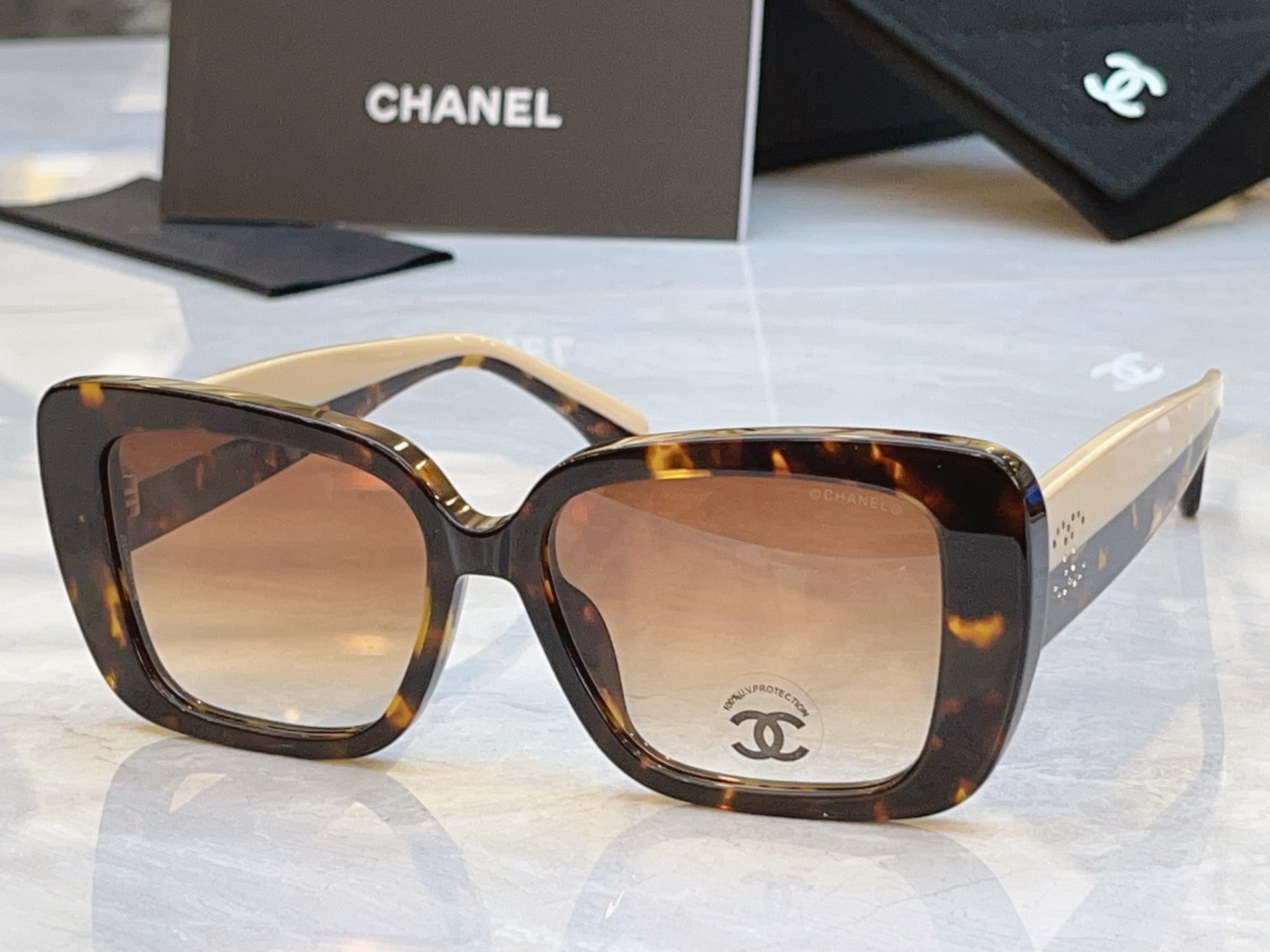 ，【CHANE*】香奈儿新款太阳镜，MODEL：3502，SIZE：53口17-140