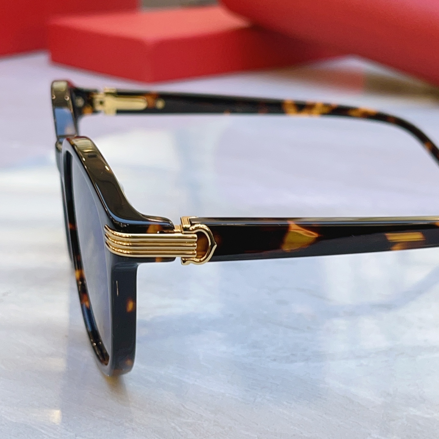 ，【CARTIE*】卡地*亚新款太阳镜，Mod:CT0302S，Size:53口22-145