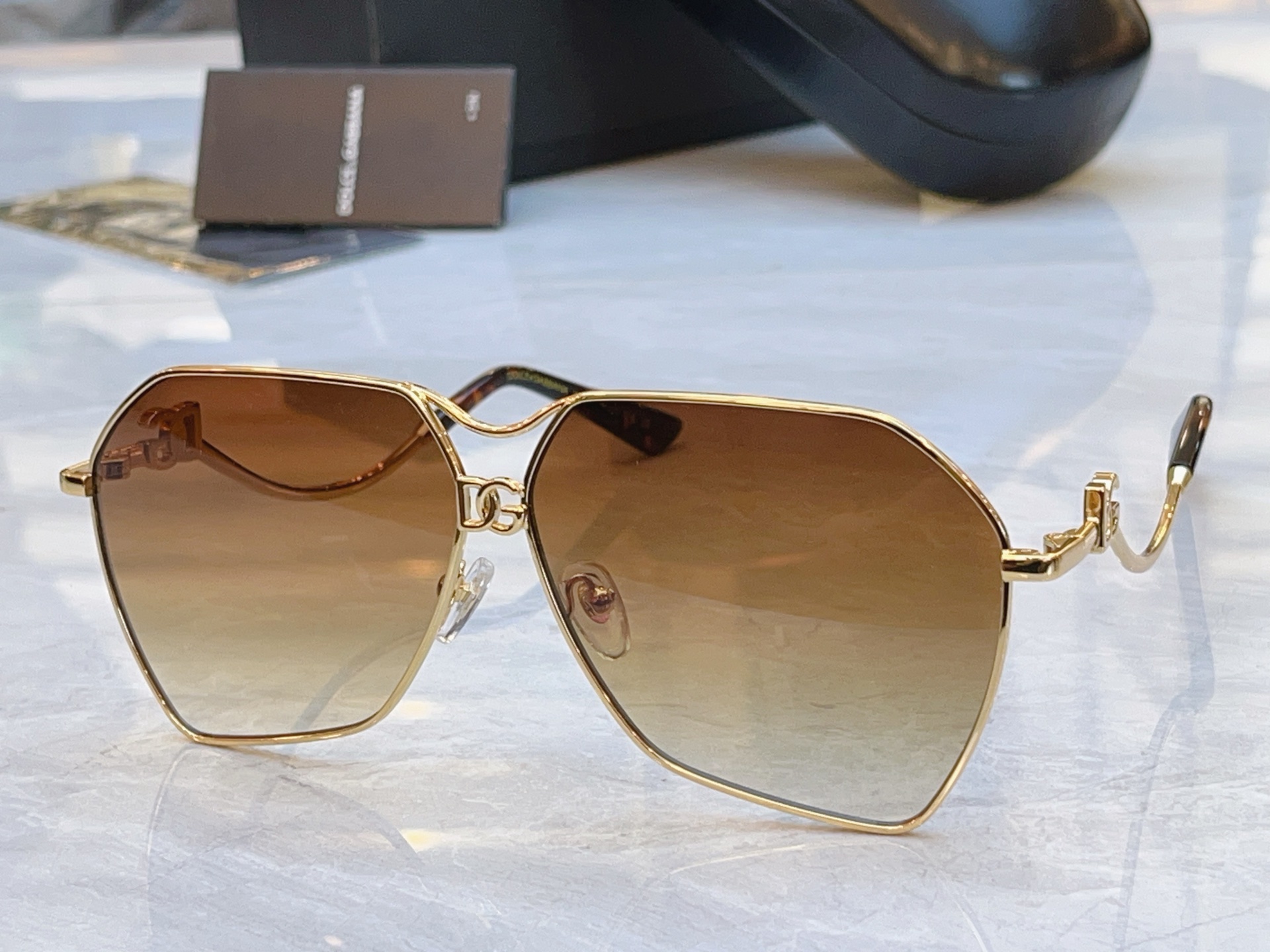 ，【DOLCE & GABBAN*】D*G新款太阳镜，MODEL：DG2326，SIZE：62口10-1