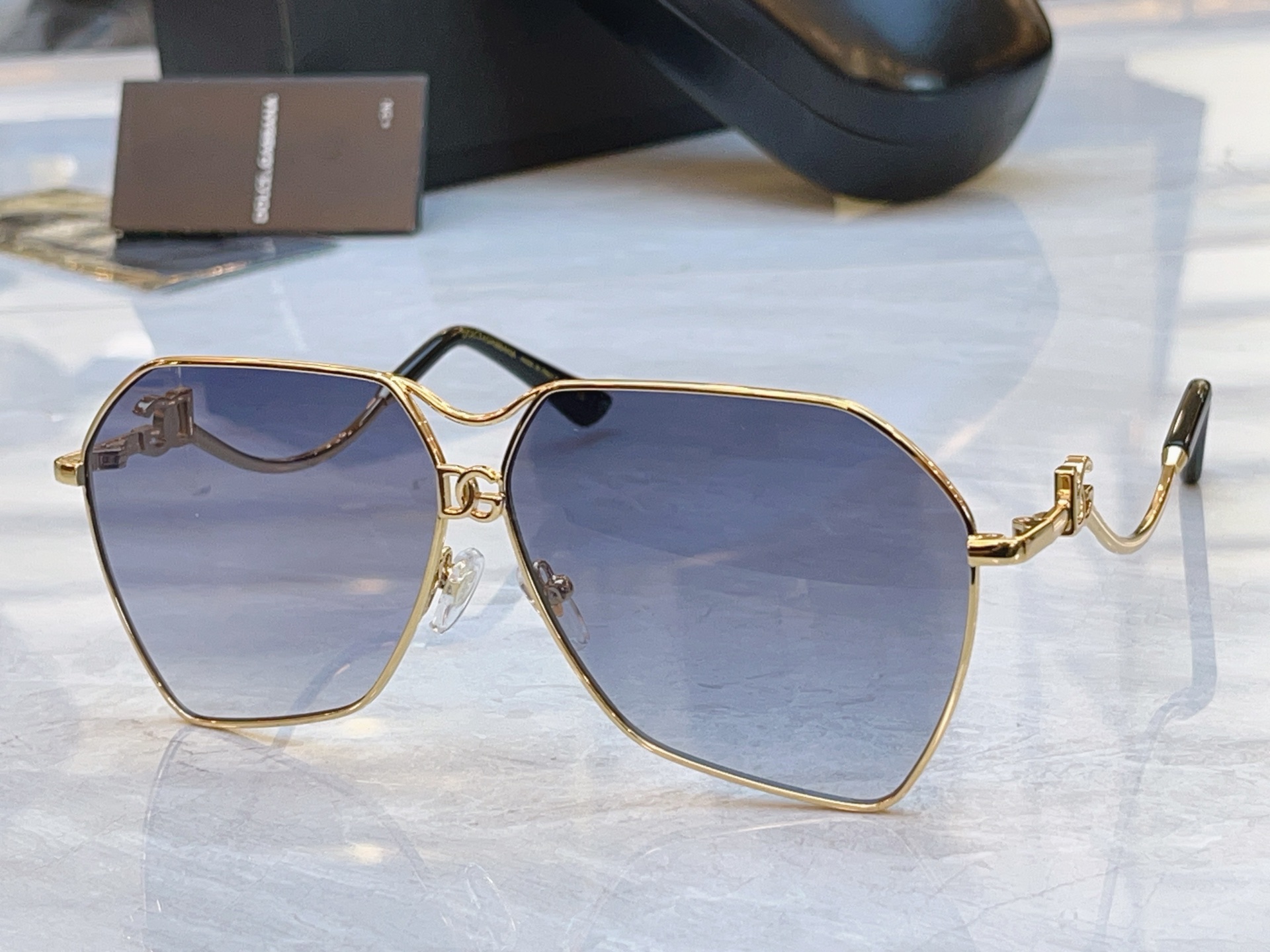 ，【DOLCE & GABBAN*】D*G新款太阳镜，MODEL：DG2326，SIZE：62口10-1