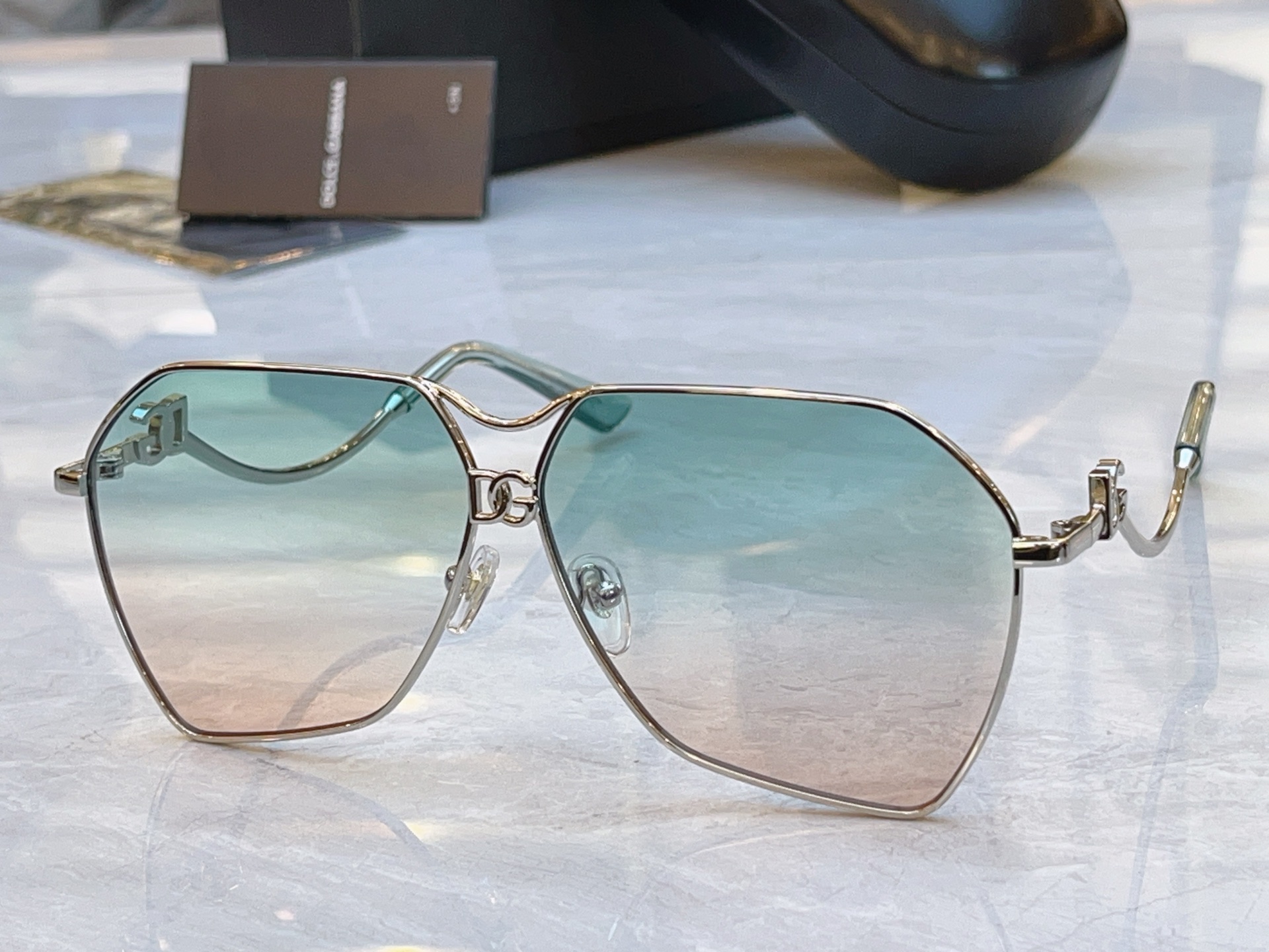 ，【DOLCE & GABBAN*】D*G新款太阳镜，MODEL：DG2326，SIZE：62口10-1