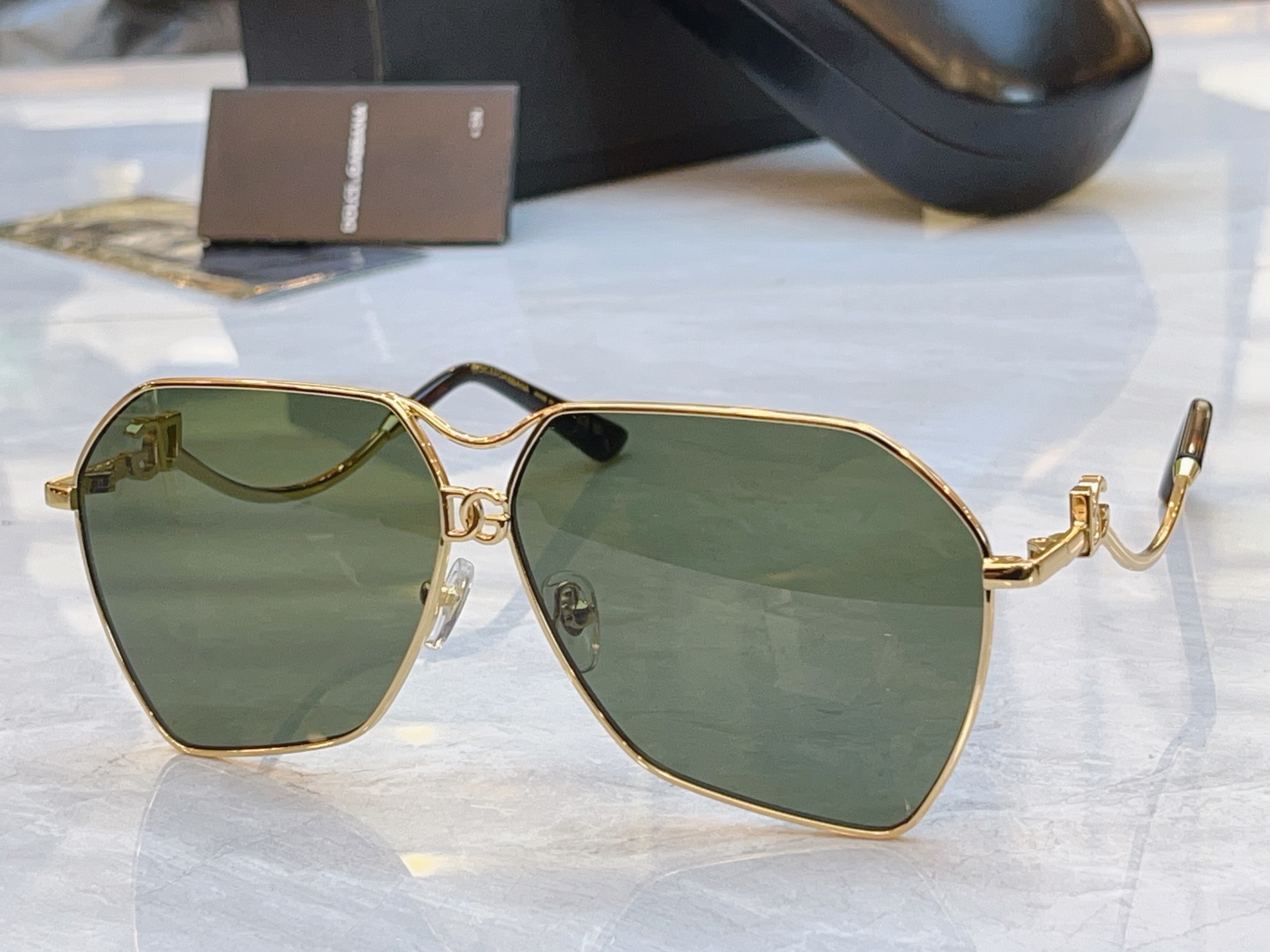 ，【DOLCE & GABBAN*】D*G新款太阳镜，MODEL：DG2326，SIZE：62口10-1