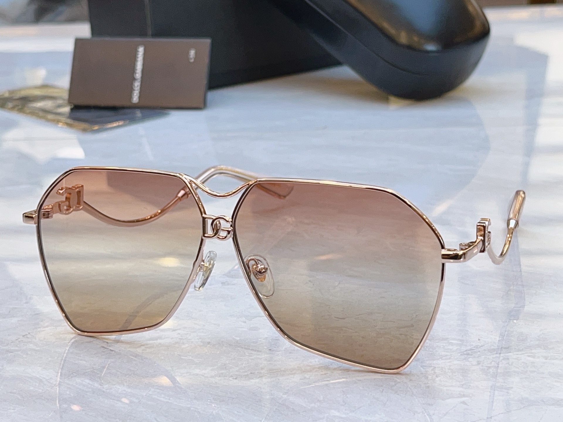，【DOLCE & GABBAN*】D*G新款太阳镜，MODEL：DG2326，SIZE：62口10-1