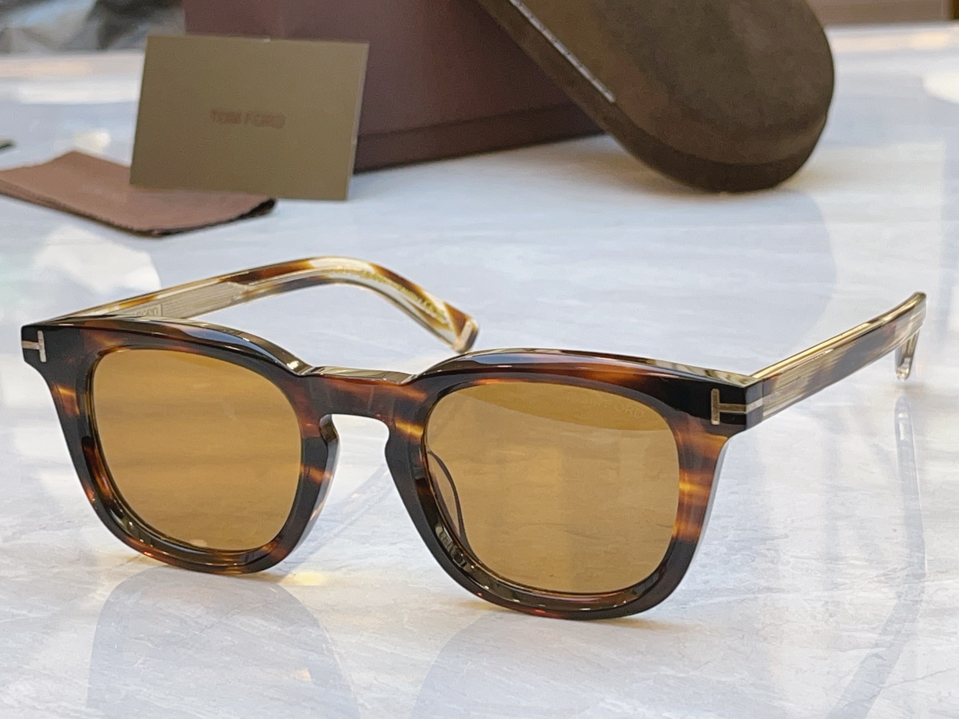 ，【TOM FOR*】汤姆*福特新款太阳镜，MODEL：FT1326，SIZE：48口24-145