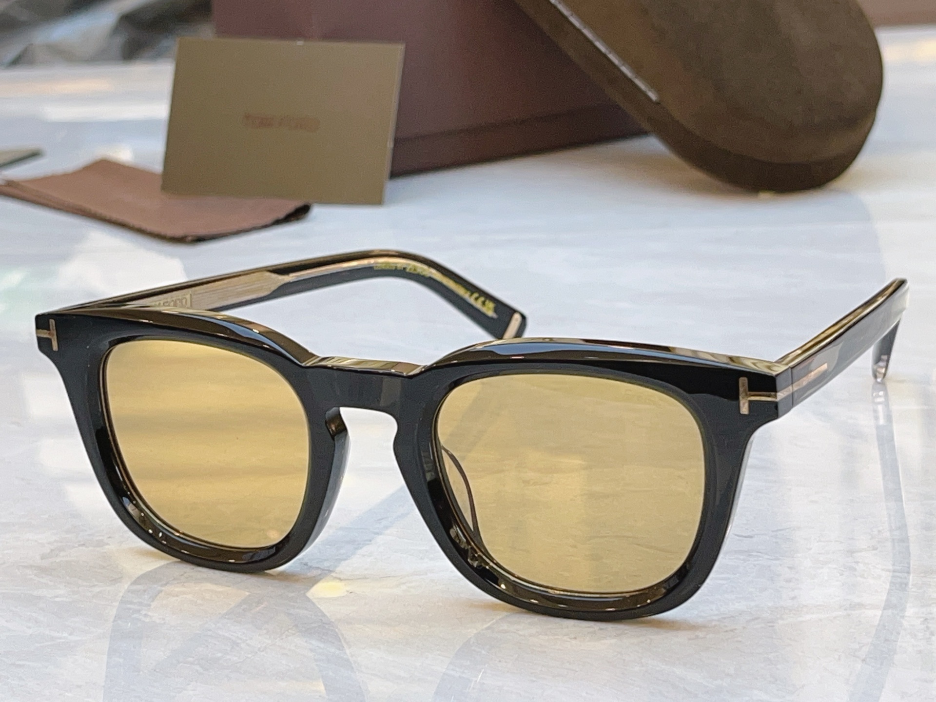 ，【TOM FOR*】汤姆*福特新款太阳镜，MODEL：FT1326，SIZE：48口24-145
