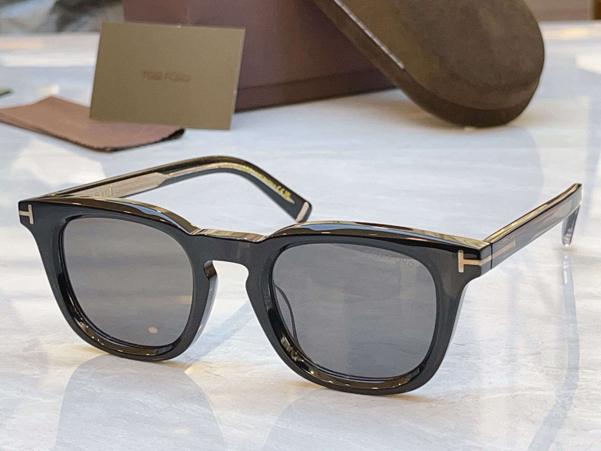 ，【TOM FOR*】汤姆*福特新款太阳镜，MODEL：FT1326，SIZE：48口24-145