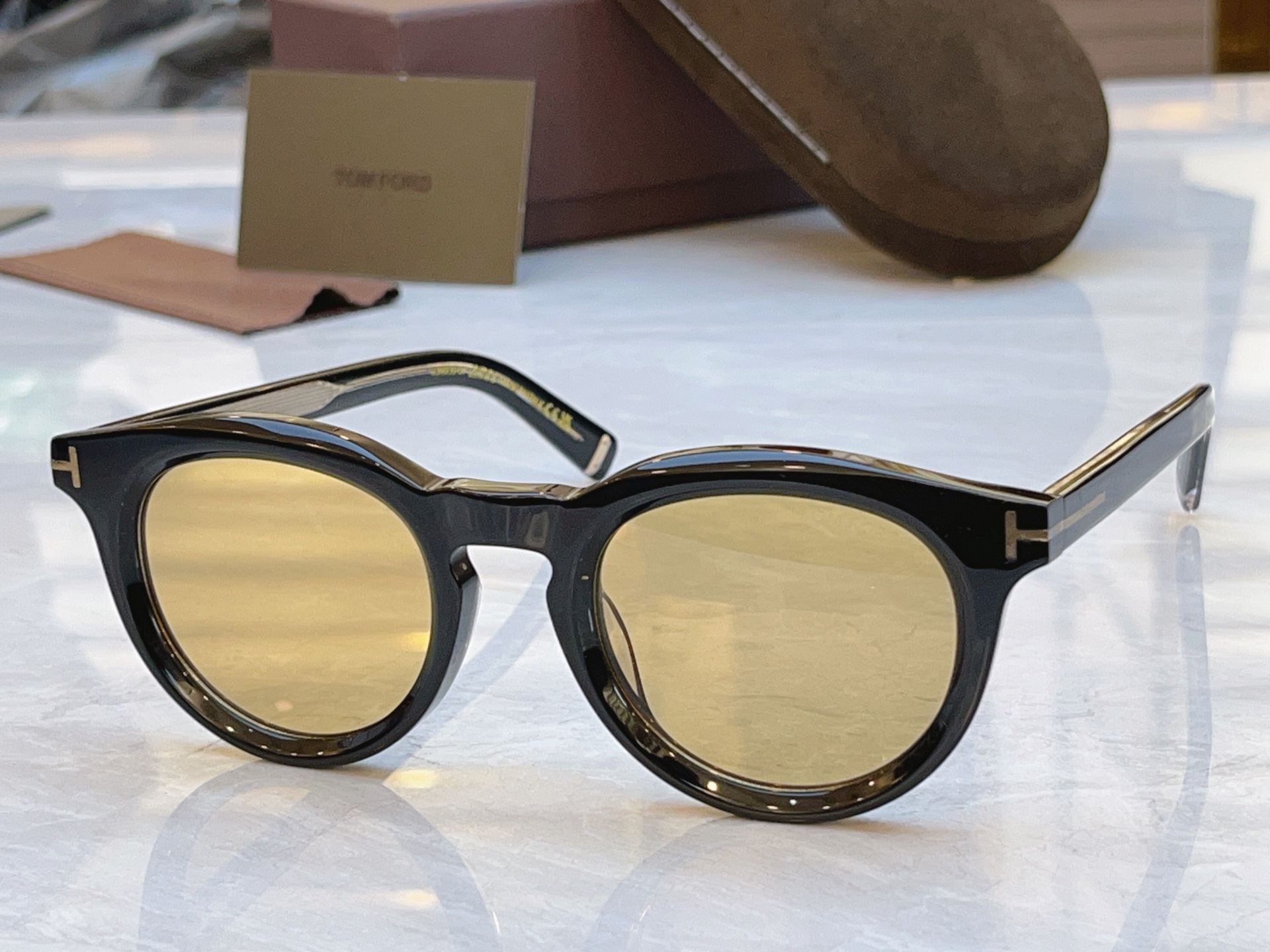 ，【TOM FOR*】汤姆*福特新款太阳镜，MODEL：FT1325，SIZE：47口23-145