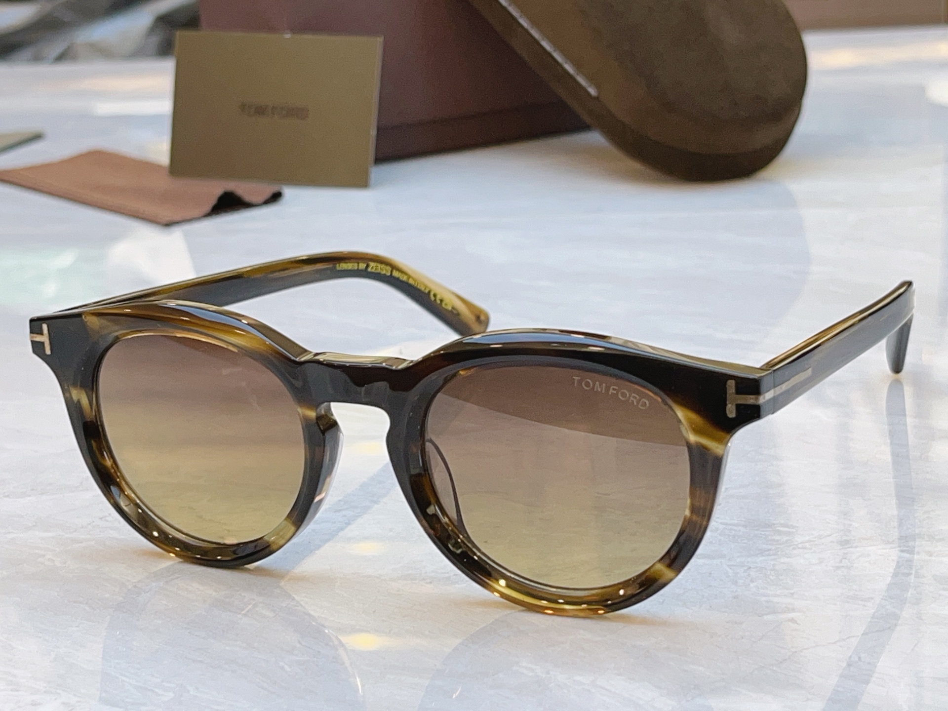 ，【TOM FOR*】汤姆*福特新款太阳镜，MODEL：FT1325，SIZE：47口23-145