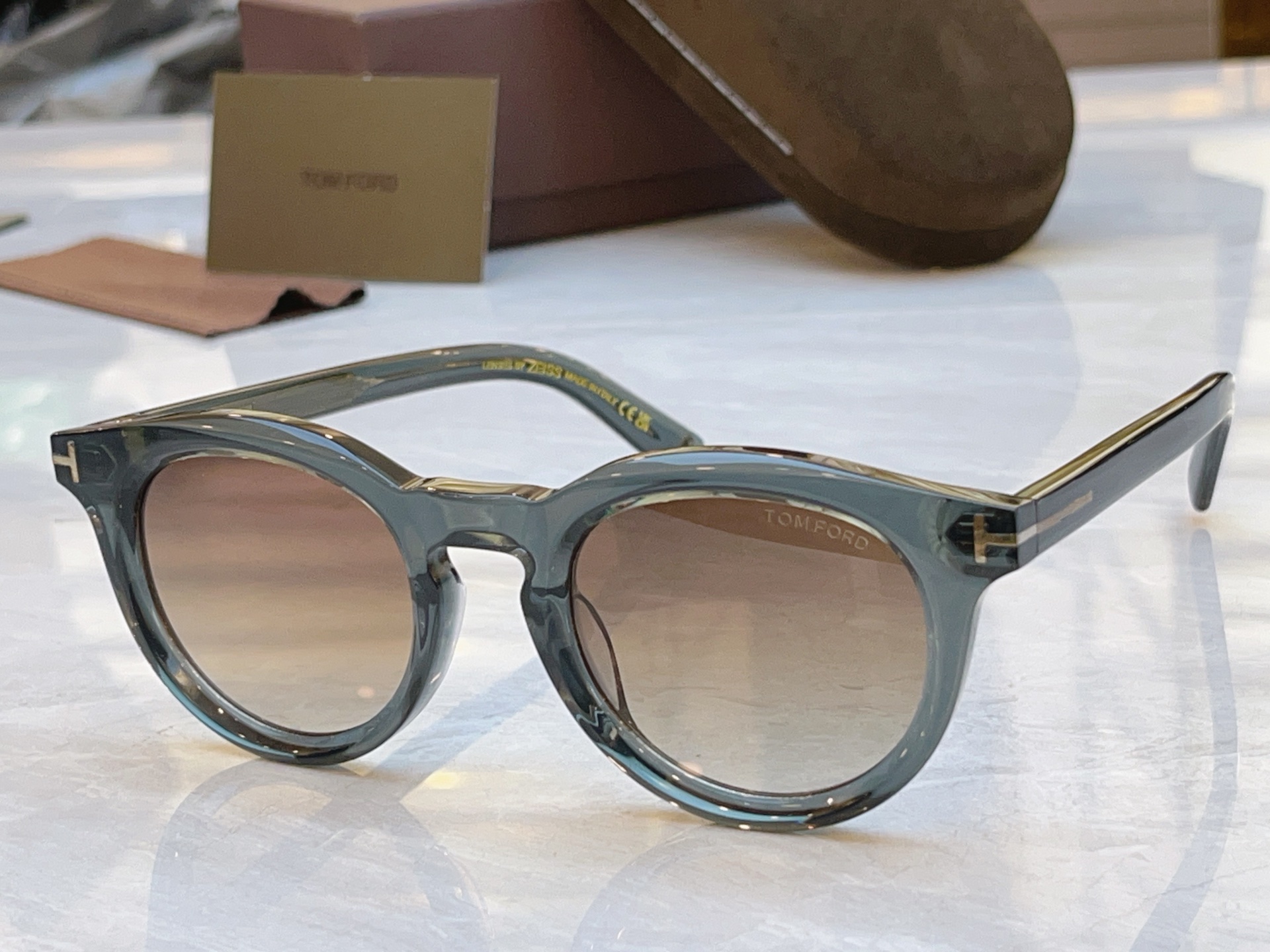 ，【TOM FOR*】汤姆*福特新款太阳镜，MODEL：FT1325，SIZE：47口23-145