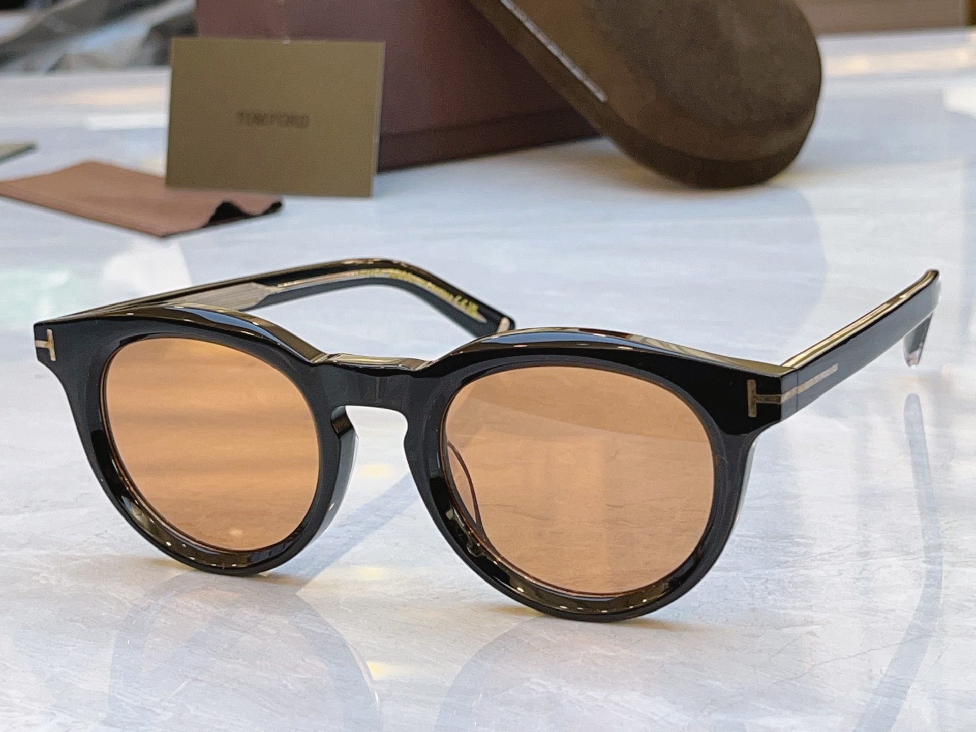 ，【TOM FOR*】汤姆*福特新款太阳镜，MODEL：FT1325，SIZE：47口23-145