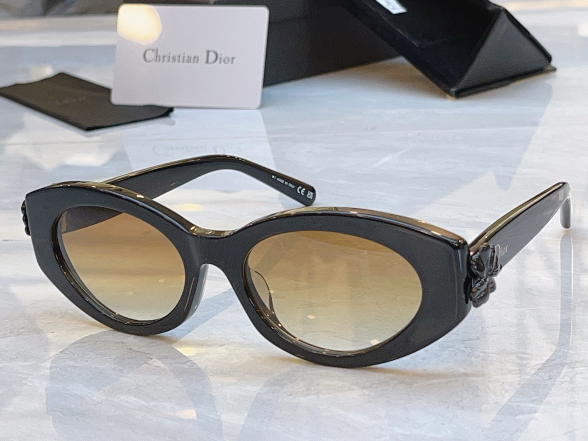 ，【DIO* 】迪*奥新款太阳镜，MODEL：Dior Clover B1F，SIZE：54口19-14