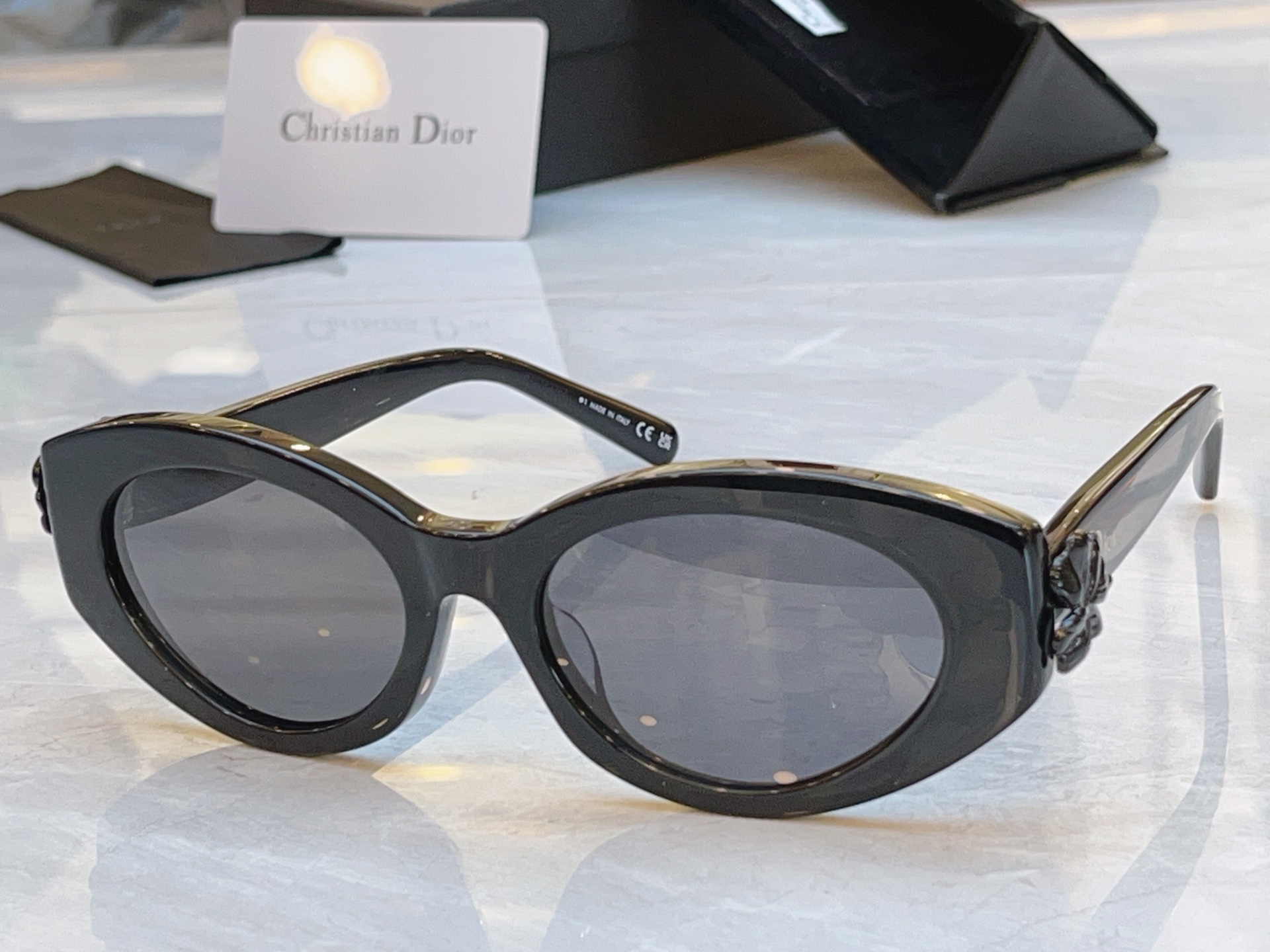，【DIO* 】迪*奥新款太阳镜，MODEL：Dior Clover B1F，SIZE：54口19-14