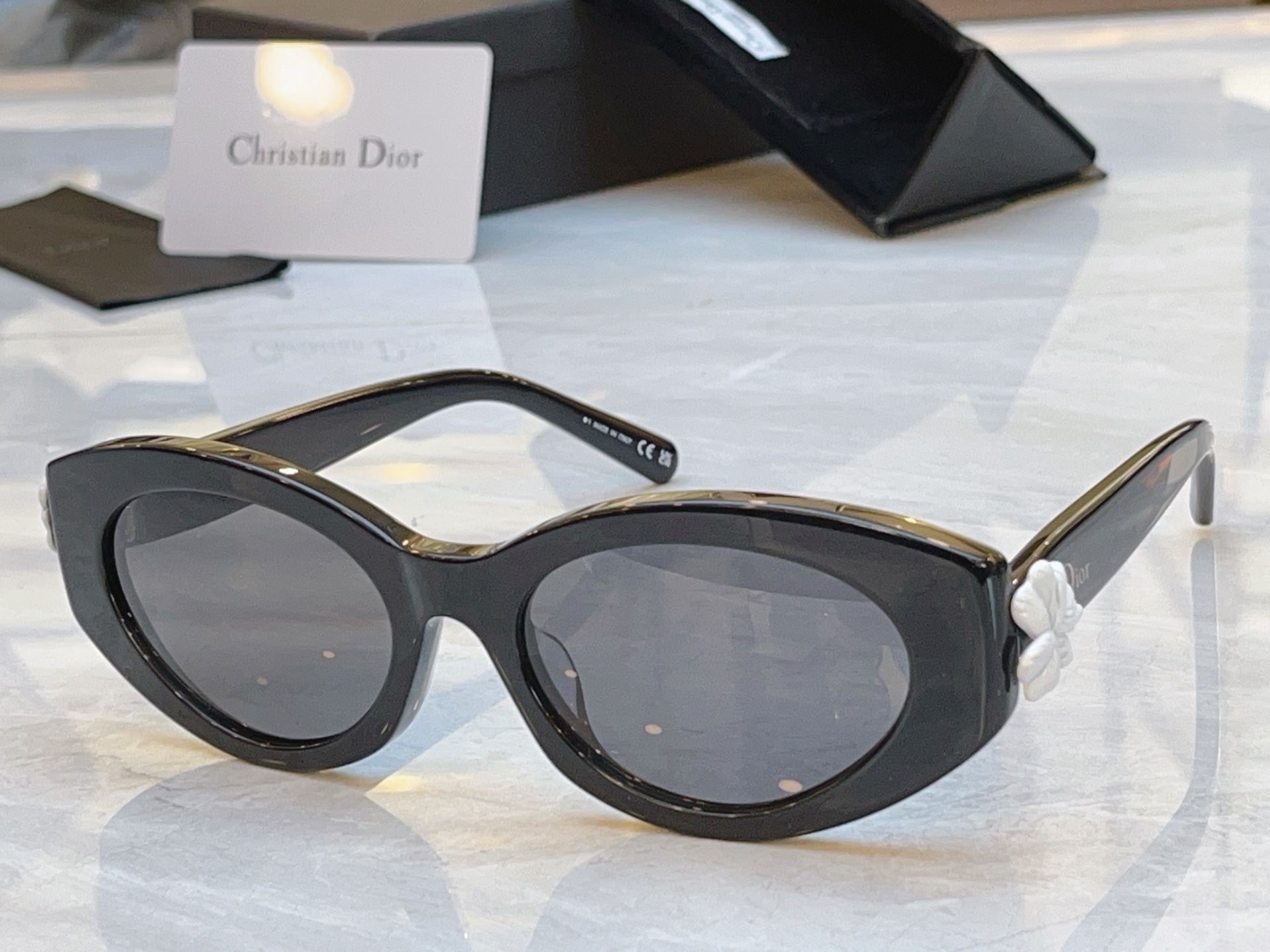 ，【DIO* 】迪*奥新款太阳镜，MODEL：Dior Clover B1F，SIZE：54口19-14