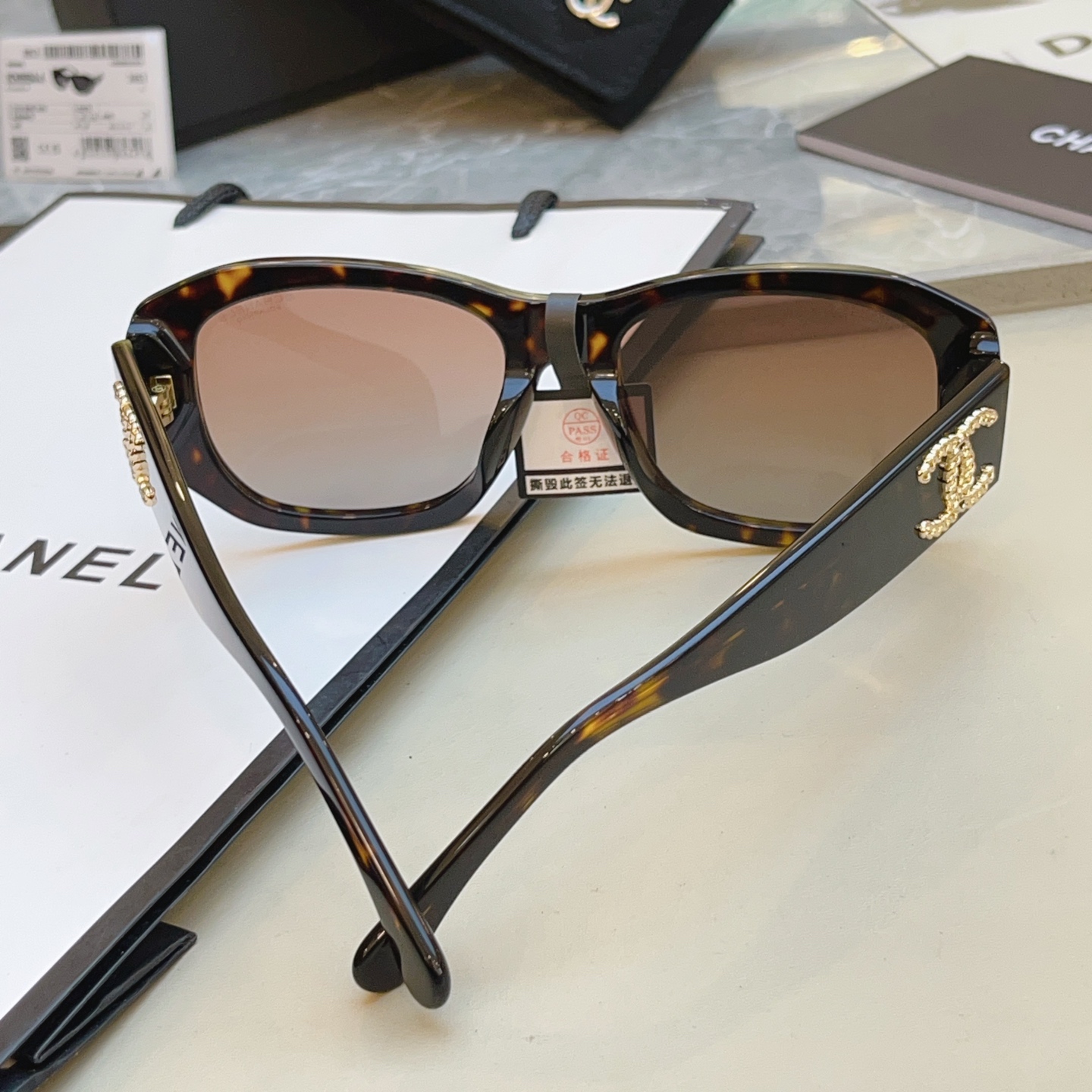 ，【CHANE*】香奈儿新款太阳镜 高品质✨，MODEL：5554-A，SIZE：55口18-140