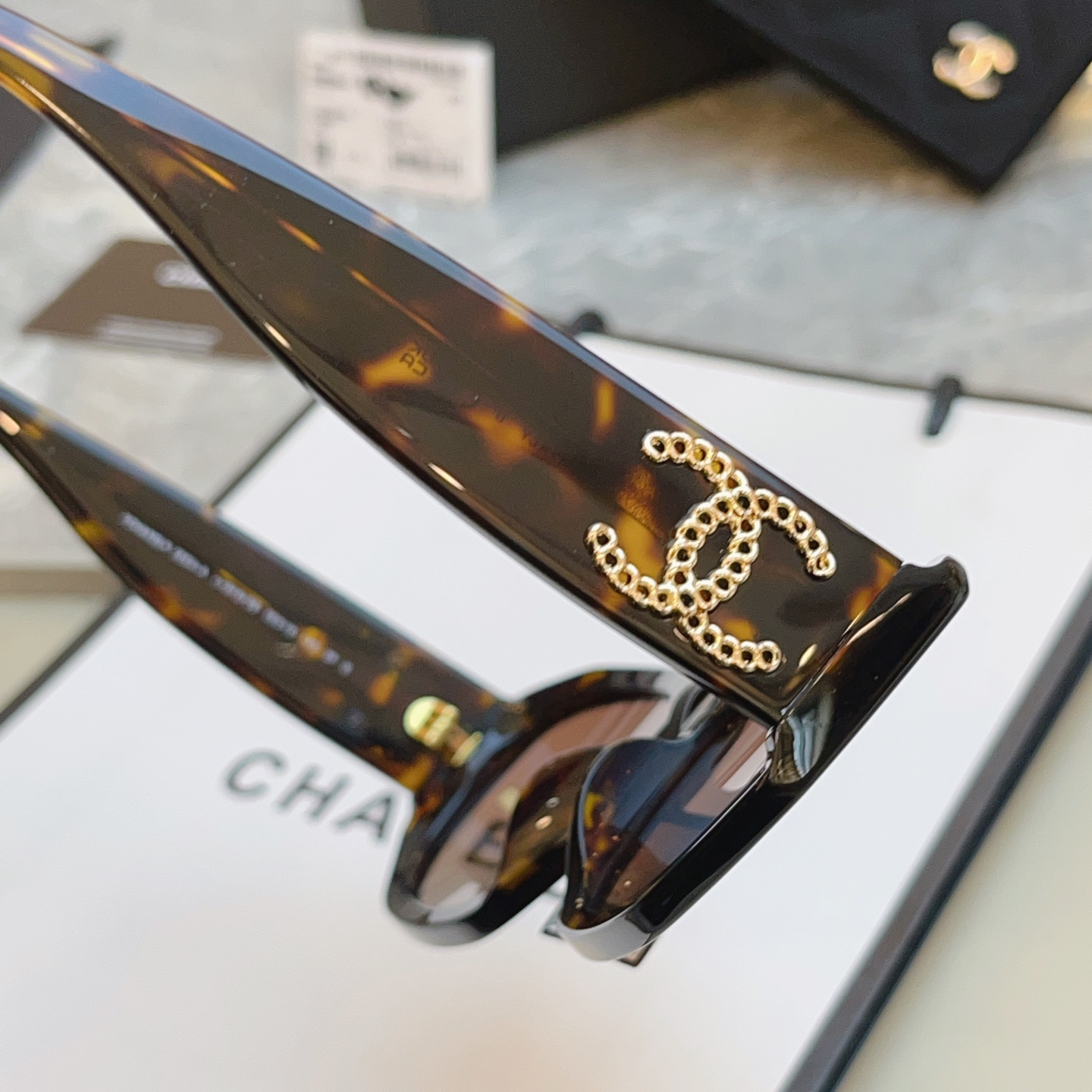 ，【CHANE*】香奈儿新款太阳镜 高品质✨，MODEL：5554-A，SIZE：55口18-140