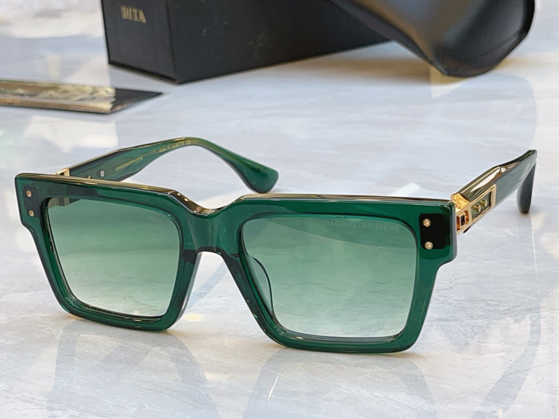 ，【DIT*】蒂*塔新款太阳镜，MODEL：DTS558-A-04，SIZE：55口19-142