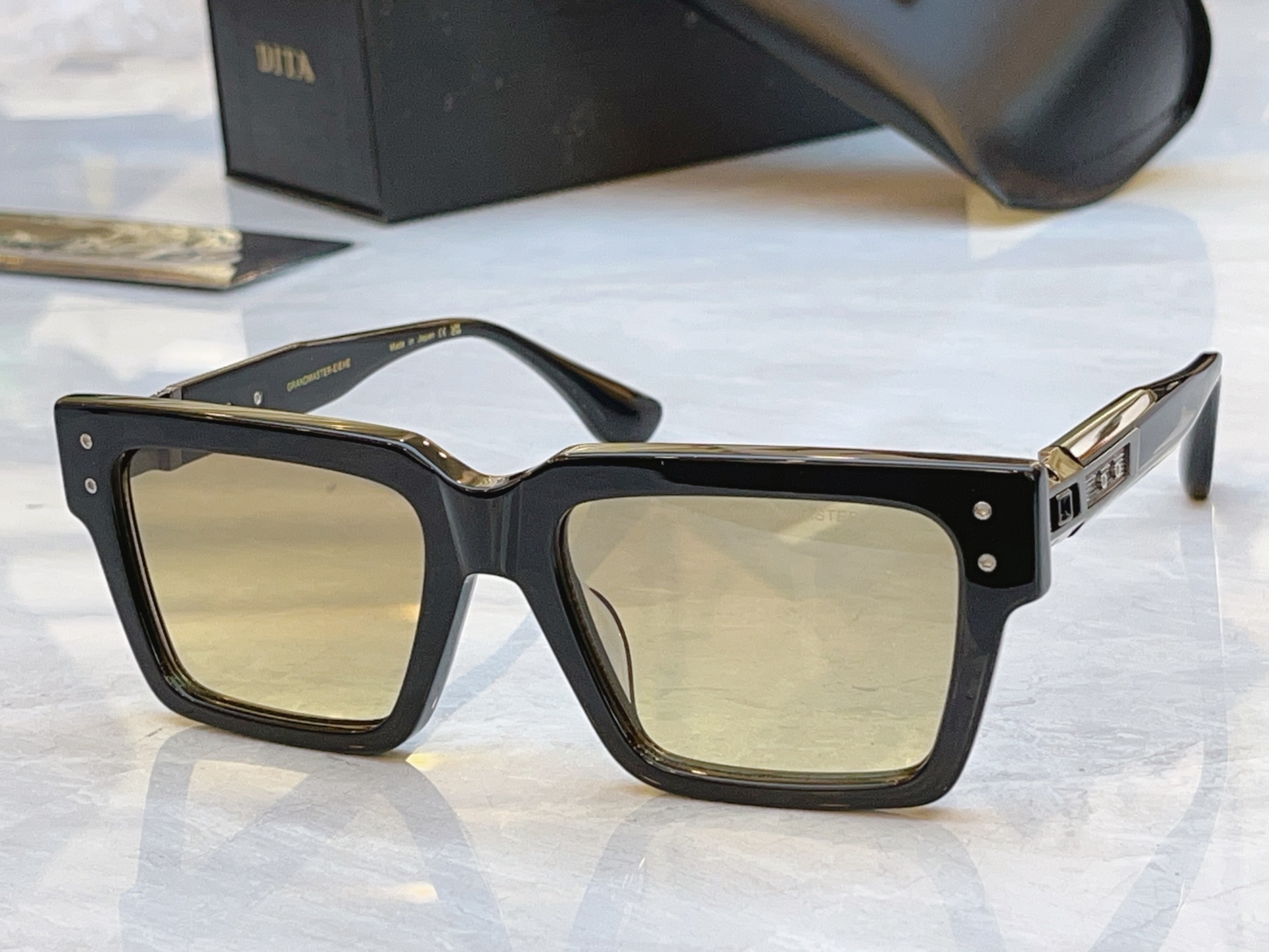 ，【DIT*】蒂*塔新款太阳镜，MODEL：DTS558-A-04，SIZE：55口19-142