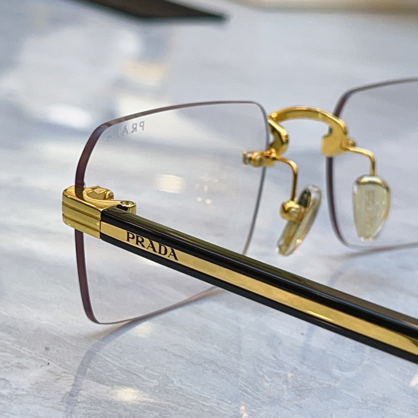 ，【PRAD*】普拉*达新款太阳镜🕶️，MODEL：PR D55S，SIZE：55口19-145