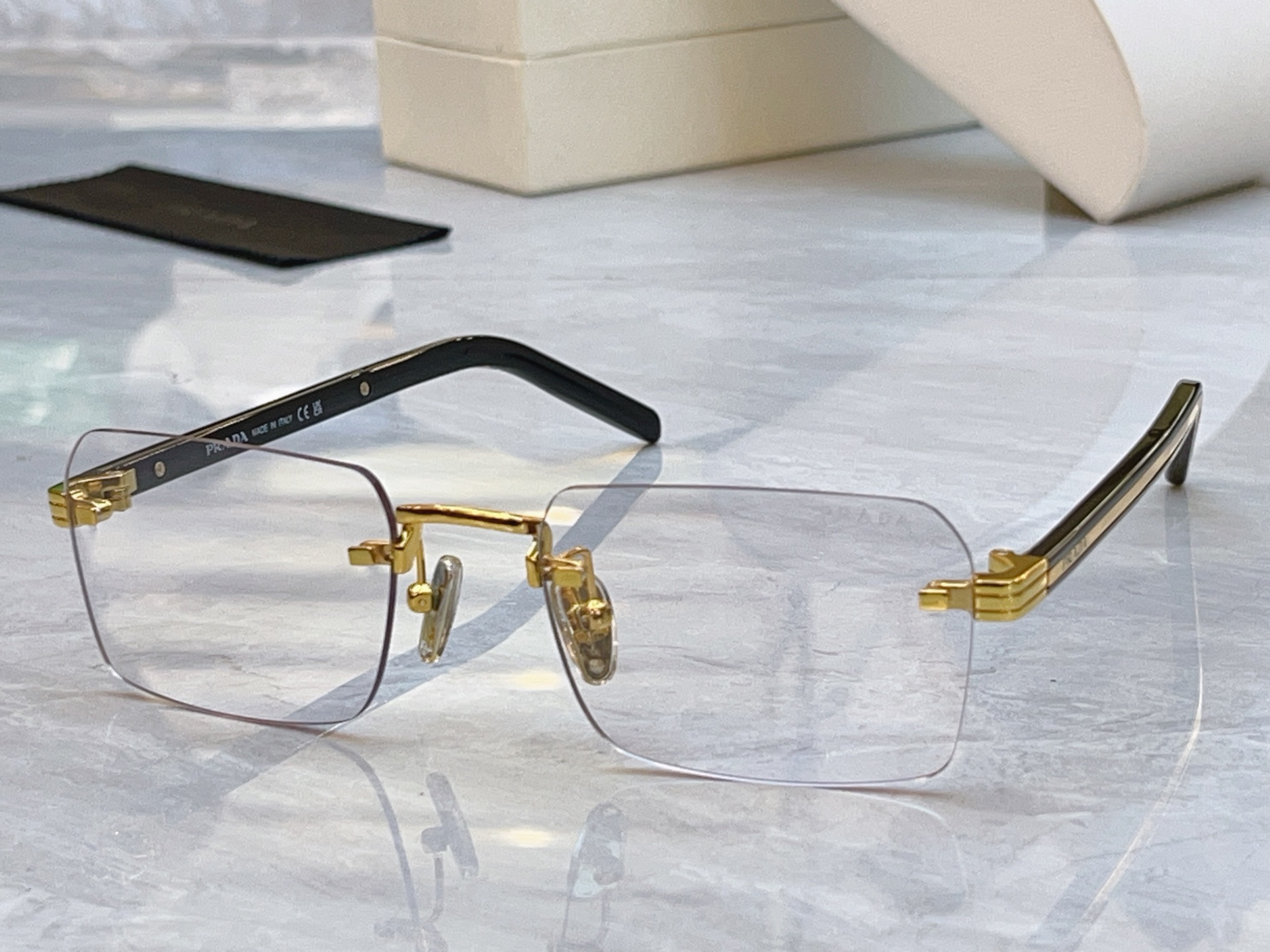 ，【PRAD*】普拉*达新款太阳镜🕶️，MODEL：PR D55S，SIZE：55口19-145