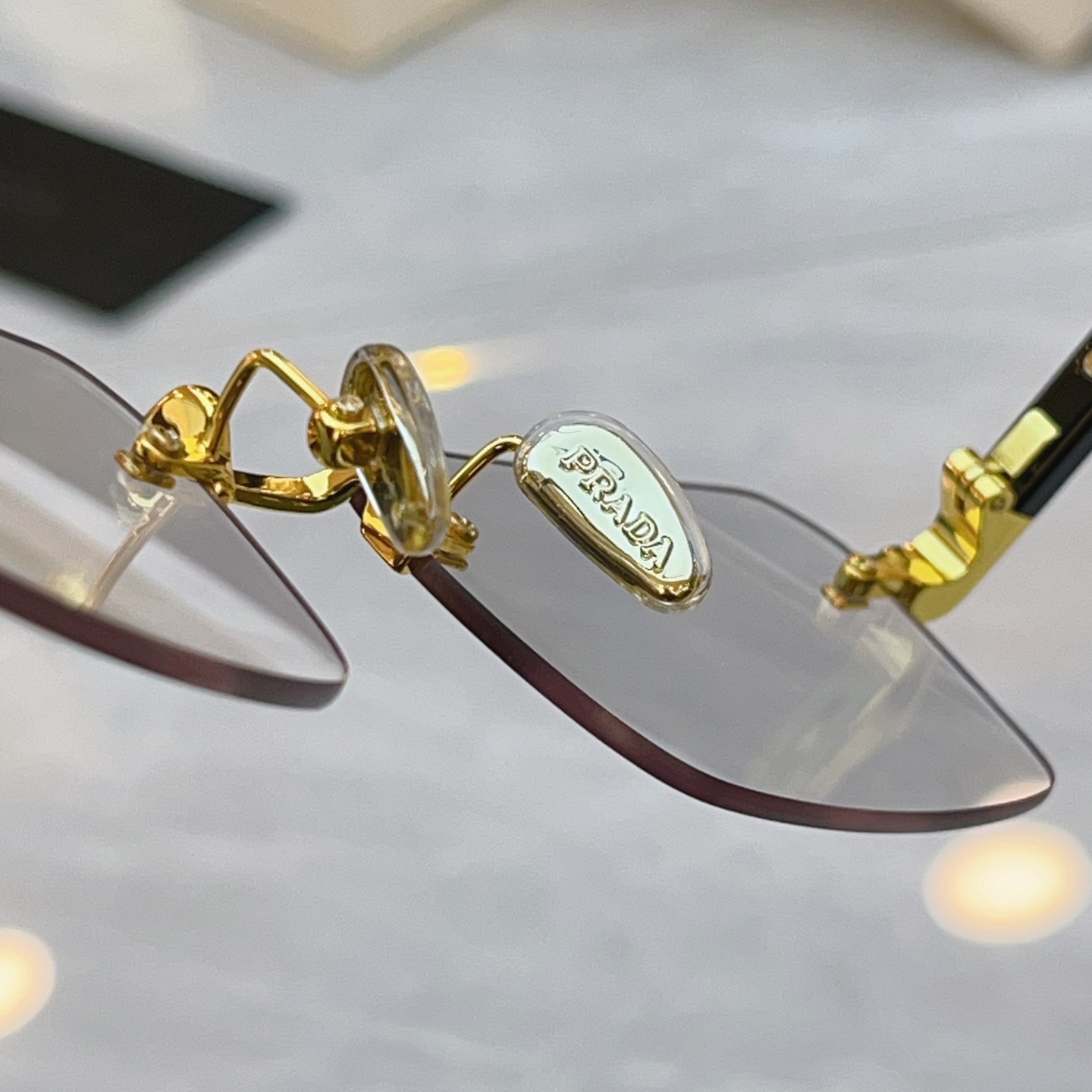 ，【PRAD*】普拉*达新款太阳镜🕶️，MODEL：PR D55S，SIZE：55口19-145
