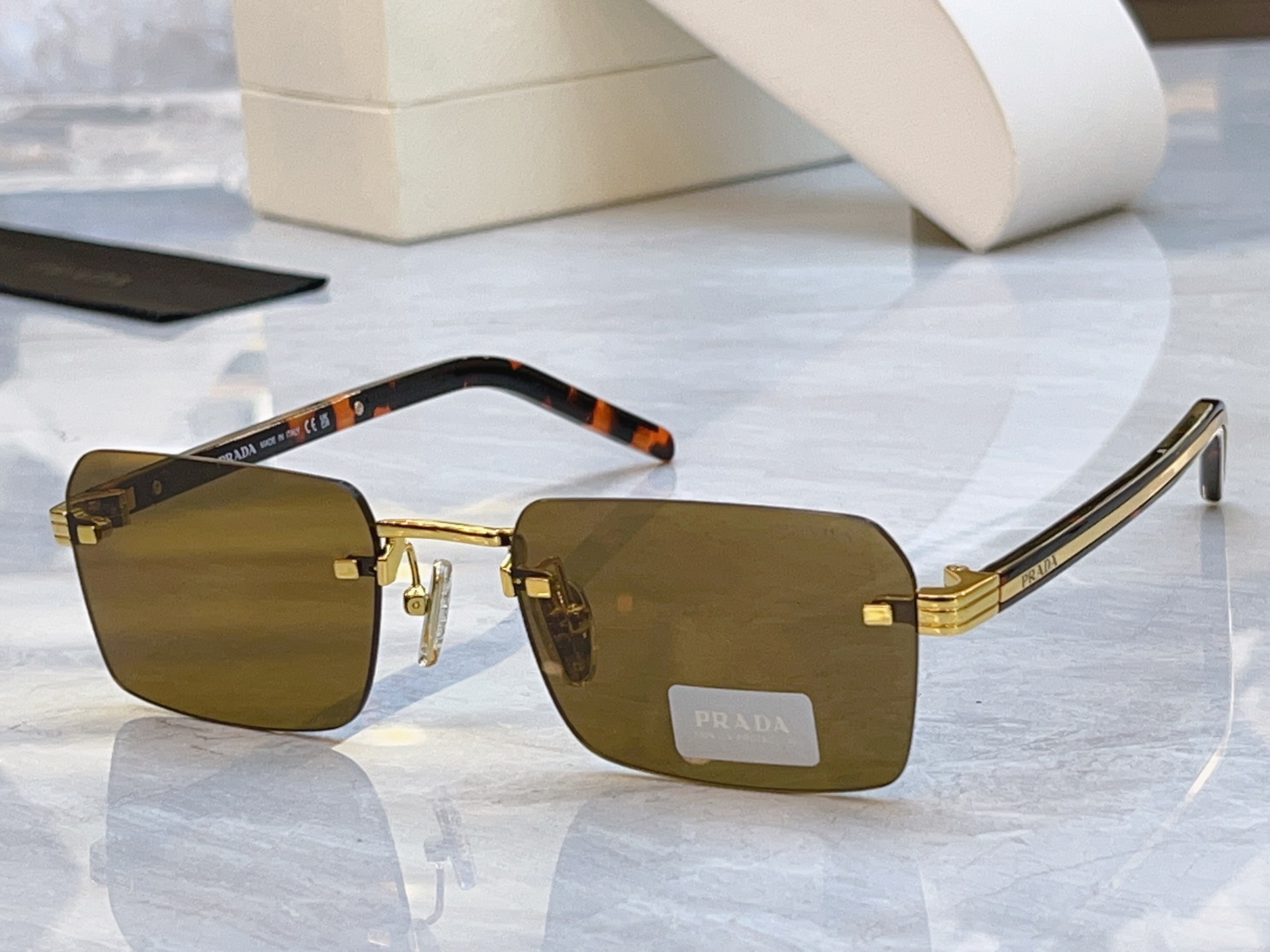 ，【PRAD*】普拉*达新款太阳镜🕶️，MODEL：PR D55S，SIZE：55口19-145