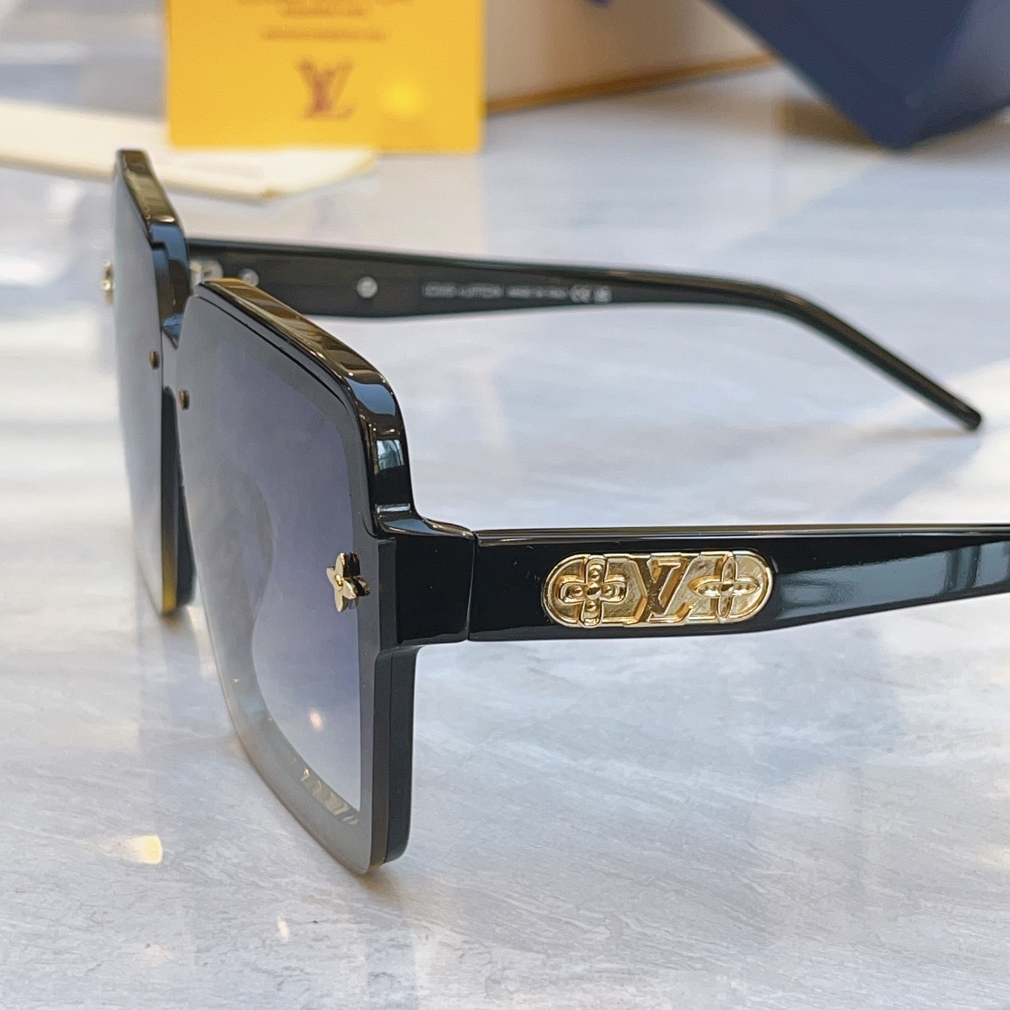 ，【LOUIS VUITTO*】路易*威登新款太阳镜，MODEL：Z1618U，SIZE：55口21-1