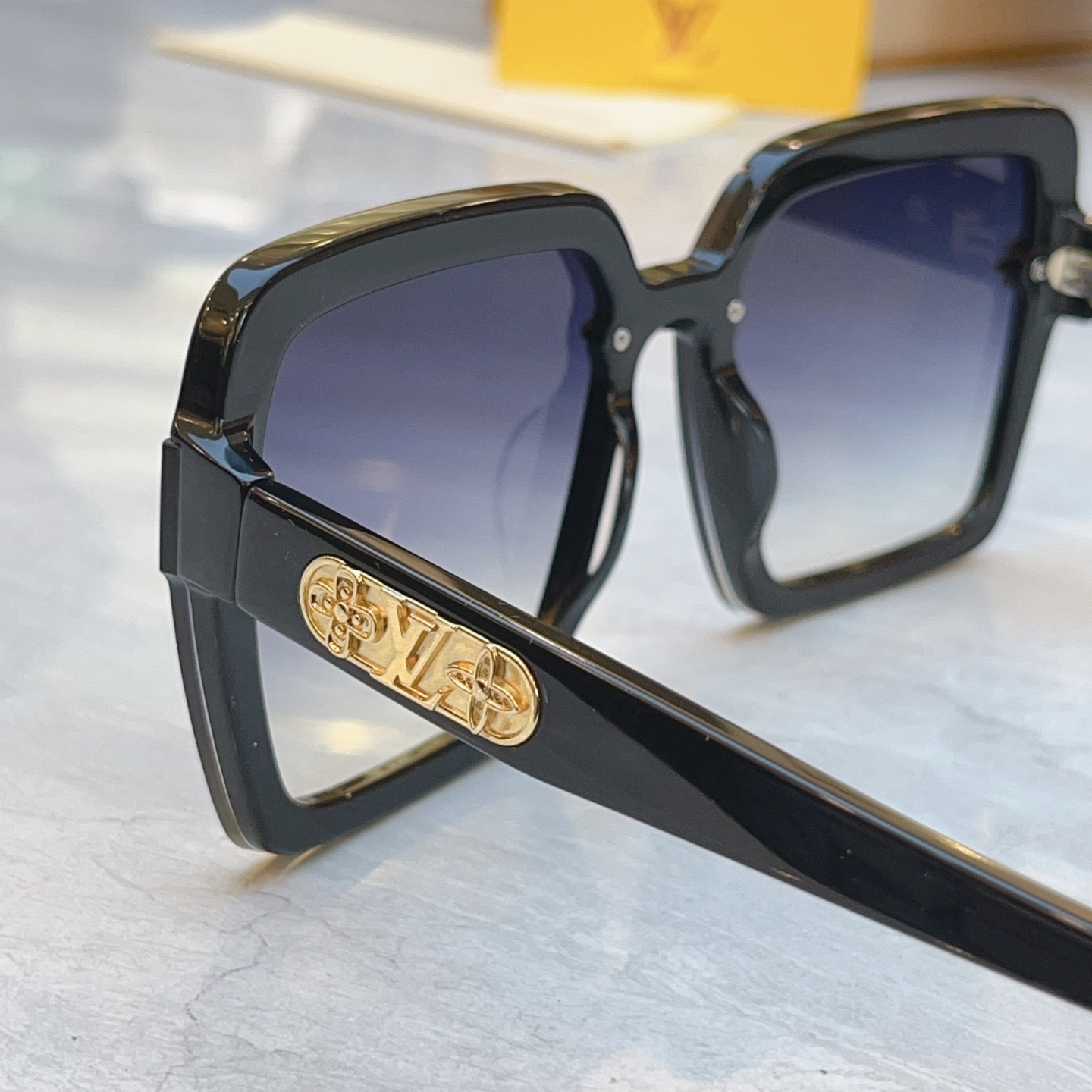 ，【LOUIS VUITTO*】路易*威登新款太阳镜，MODEL：Z1618U，SIZE：55口21-1