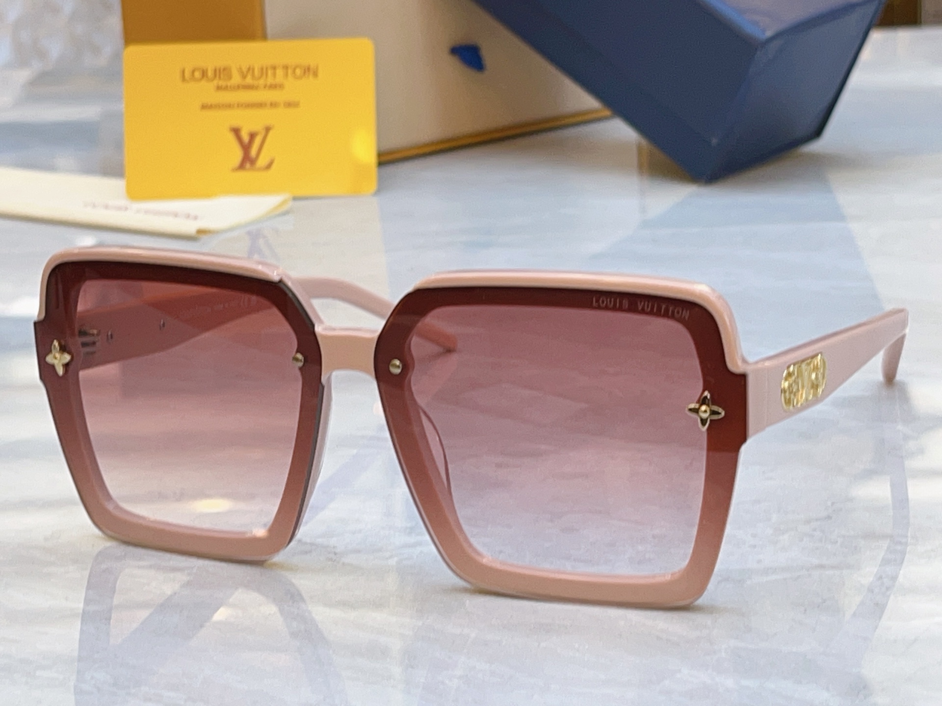 ，【LOUIS VUITTO*】路易*威登新款太阳镜，MODEL：Z1618U，SIZE：55口21-1