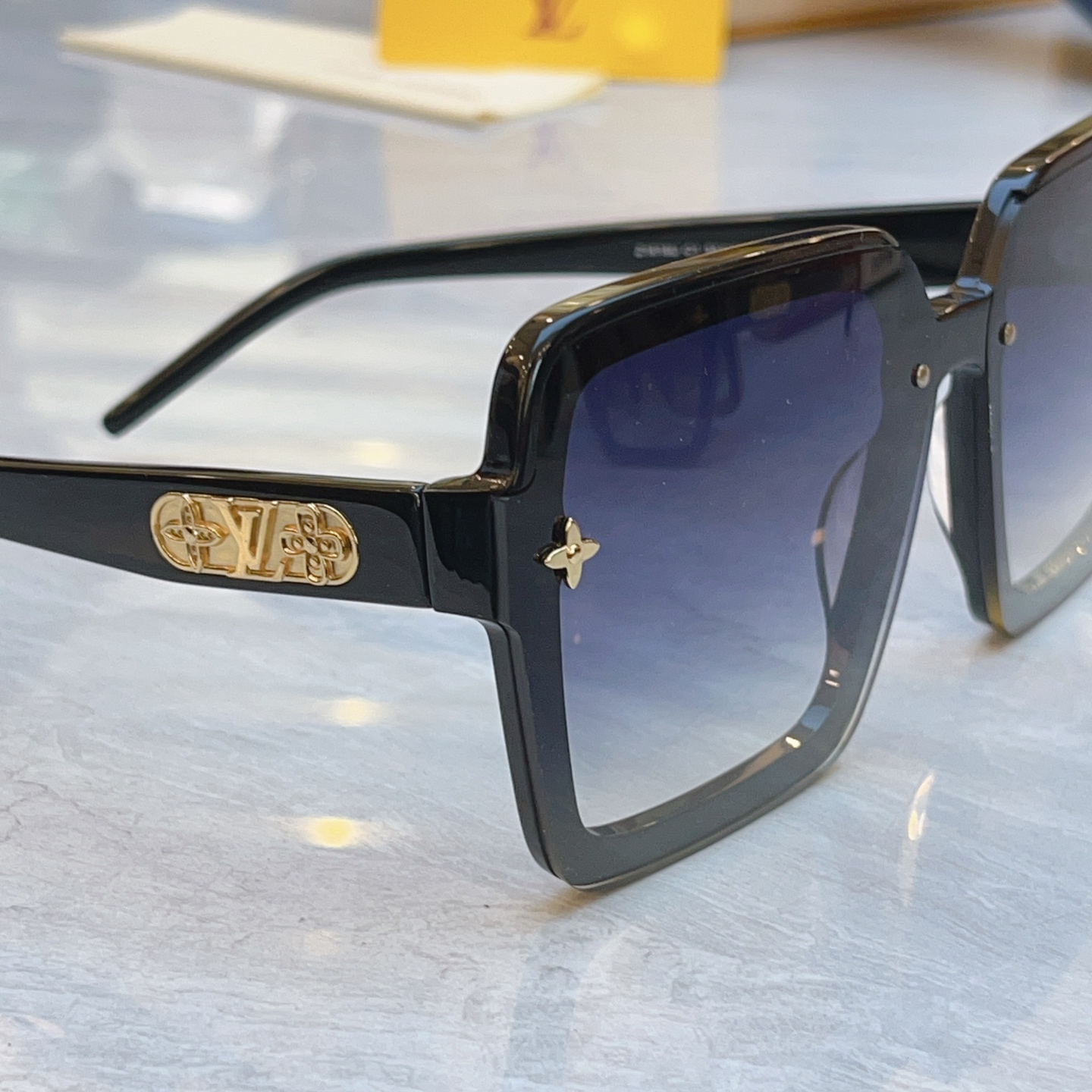 ，【LOUIS VUITTO*】路易*威登新款太阳镜，MODEL：Z1618U，SIZE：55口21-1