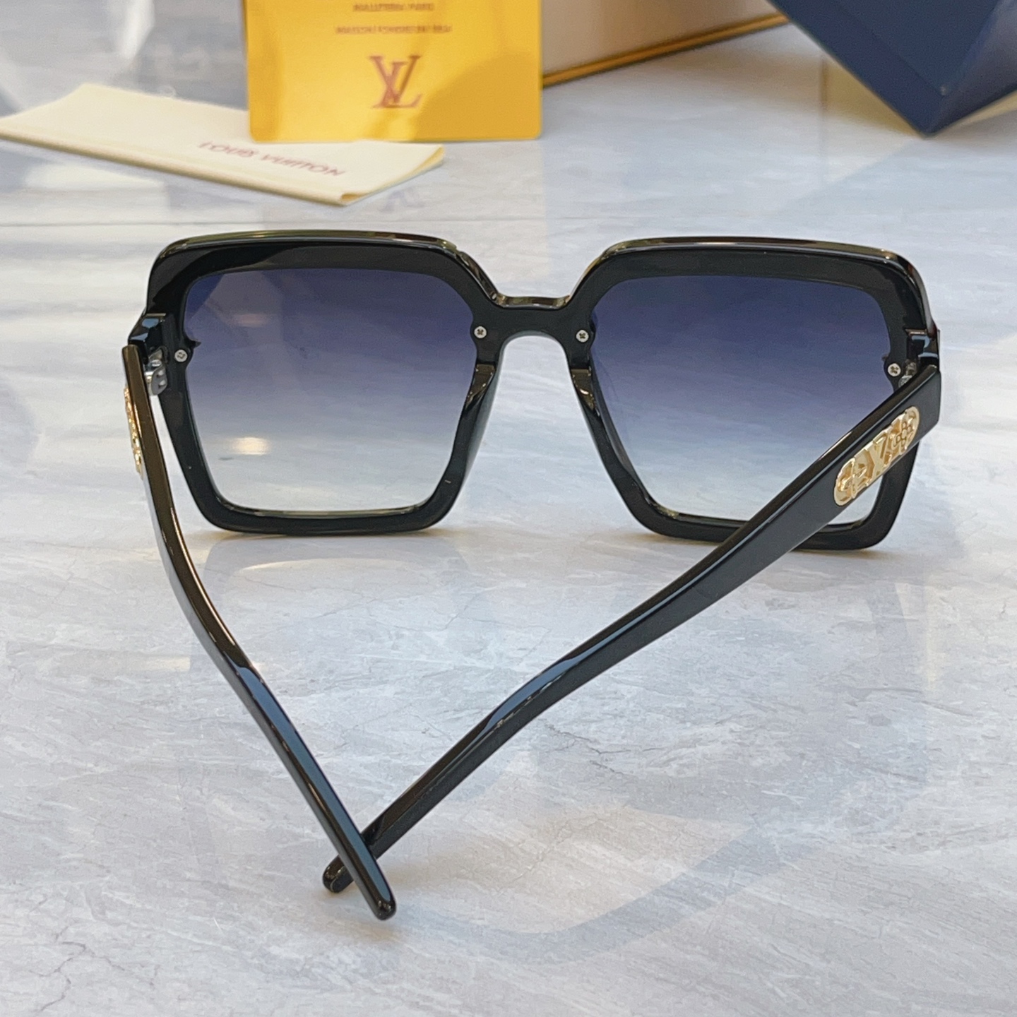 ，【LOUIS VUITTO*】路易*威登新款太阳镜，MODEL：Z1618U，SIZE：55口21-1