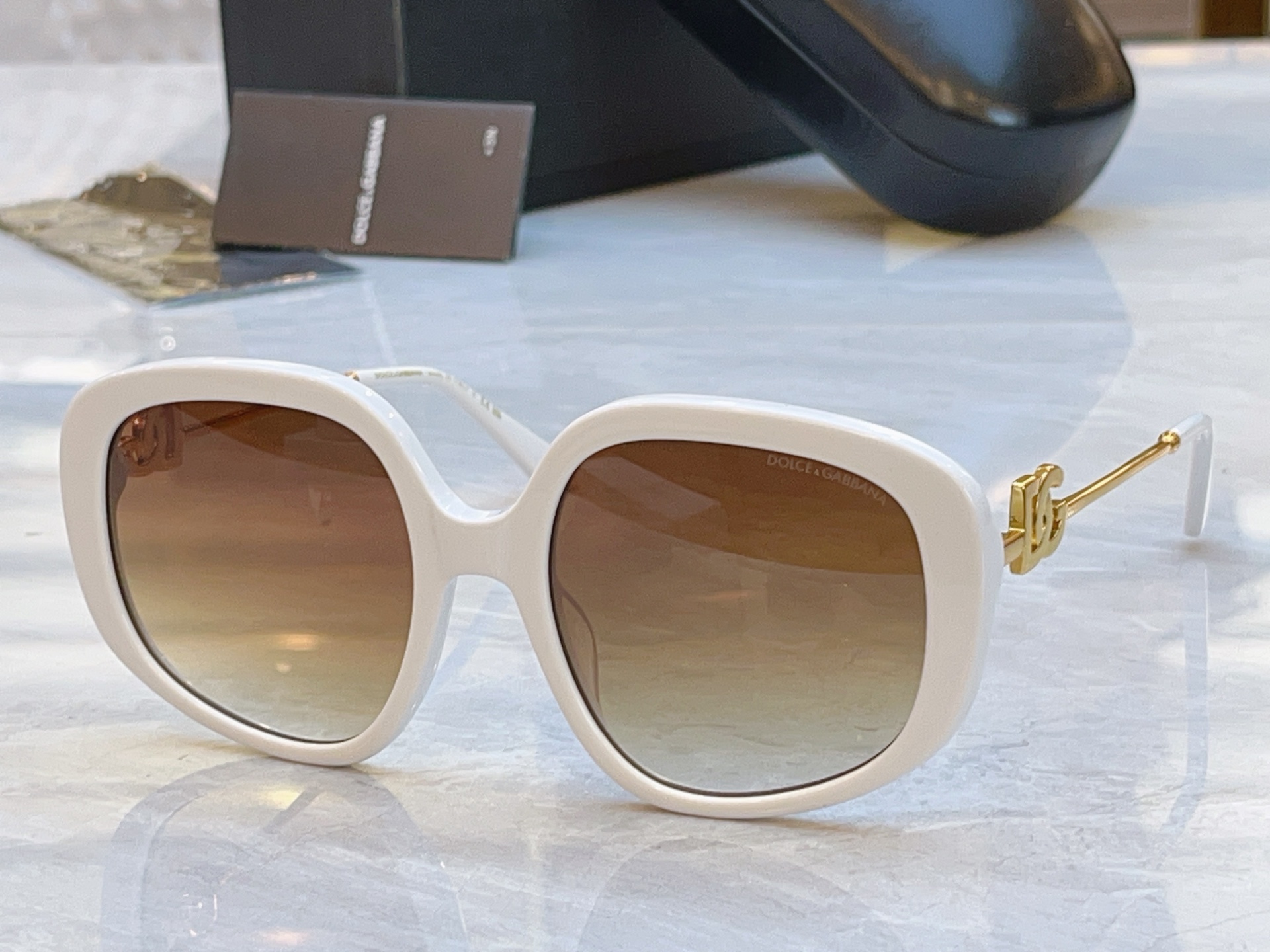 ，【DOLCE & GABBAN*】D*G新款太阳镜，MODEL：DG4421，SIZE：55口20-1