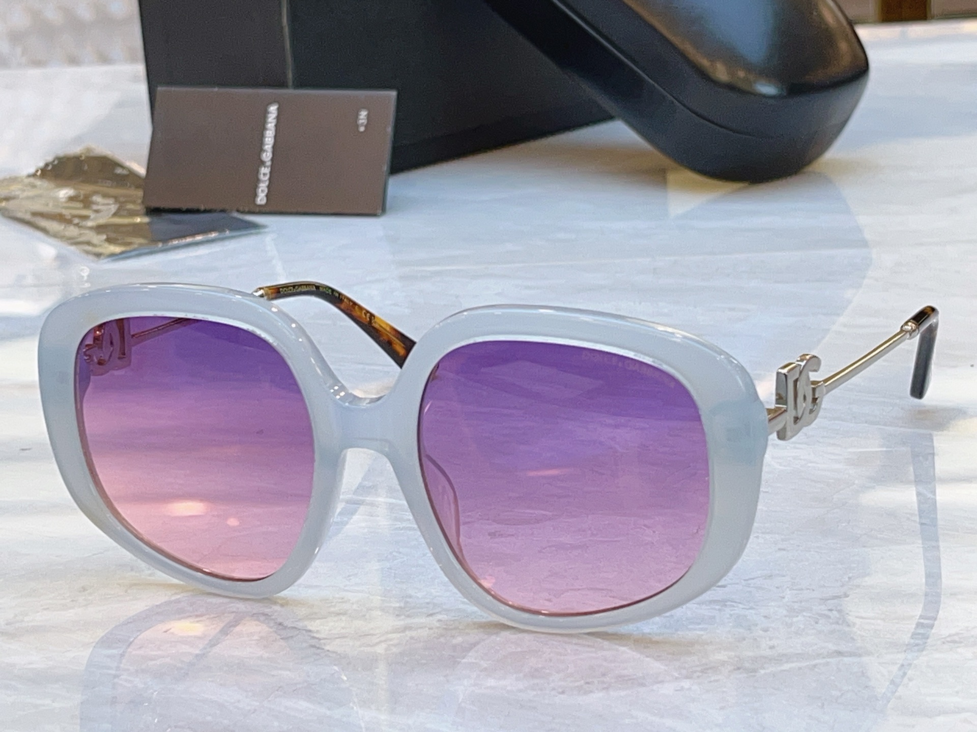 ，【DOLCE & GABBAN*】D*G新款太阳镜，MODEL：DG4421，SIZE：55口20-1