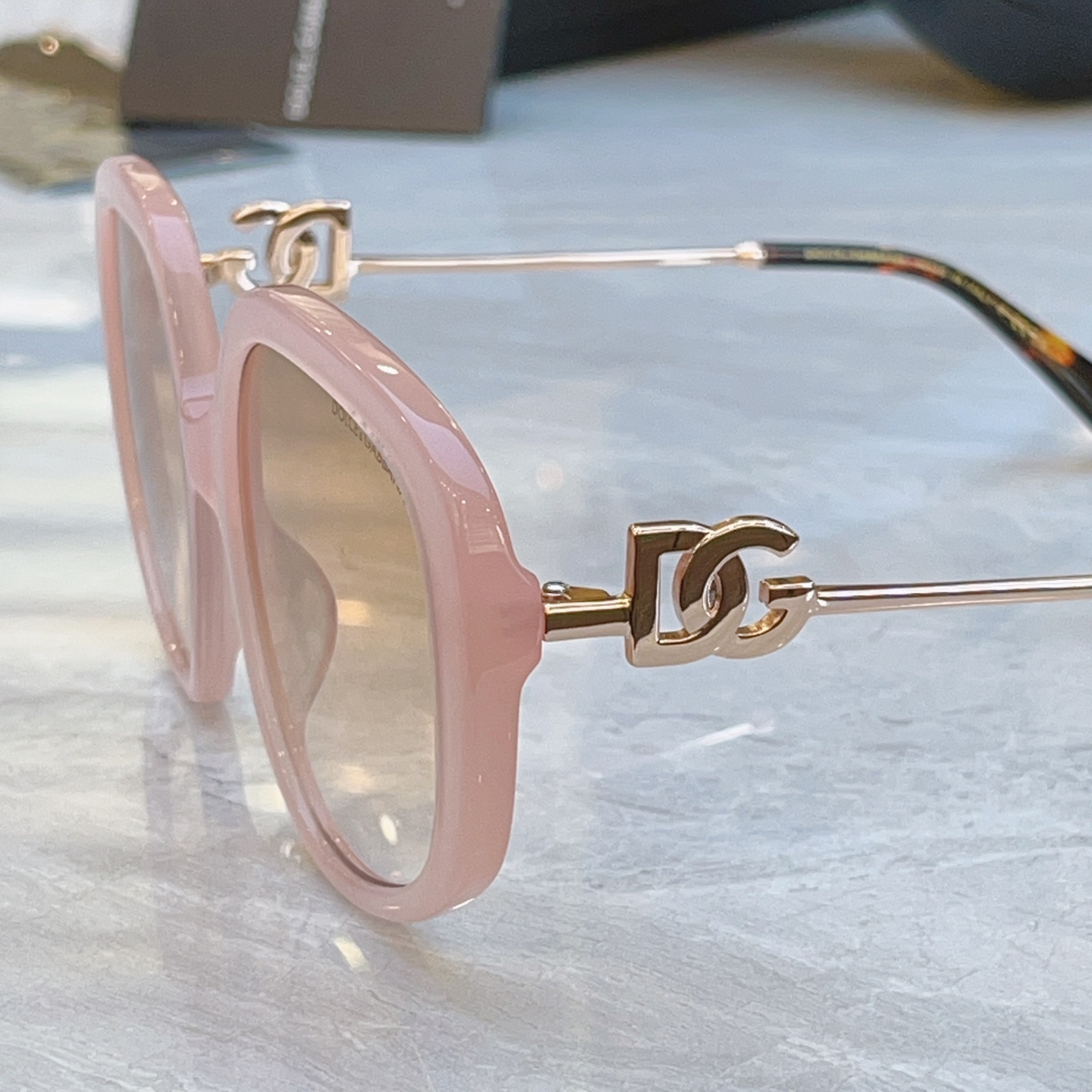 ，【DOLCE & GABBAN*】D*G新款太阳镜，MODEL：DG4421，SIZE：55口20-1
