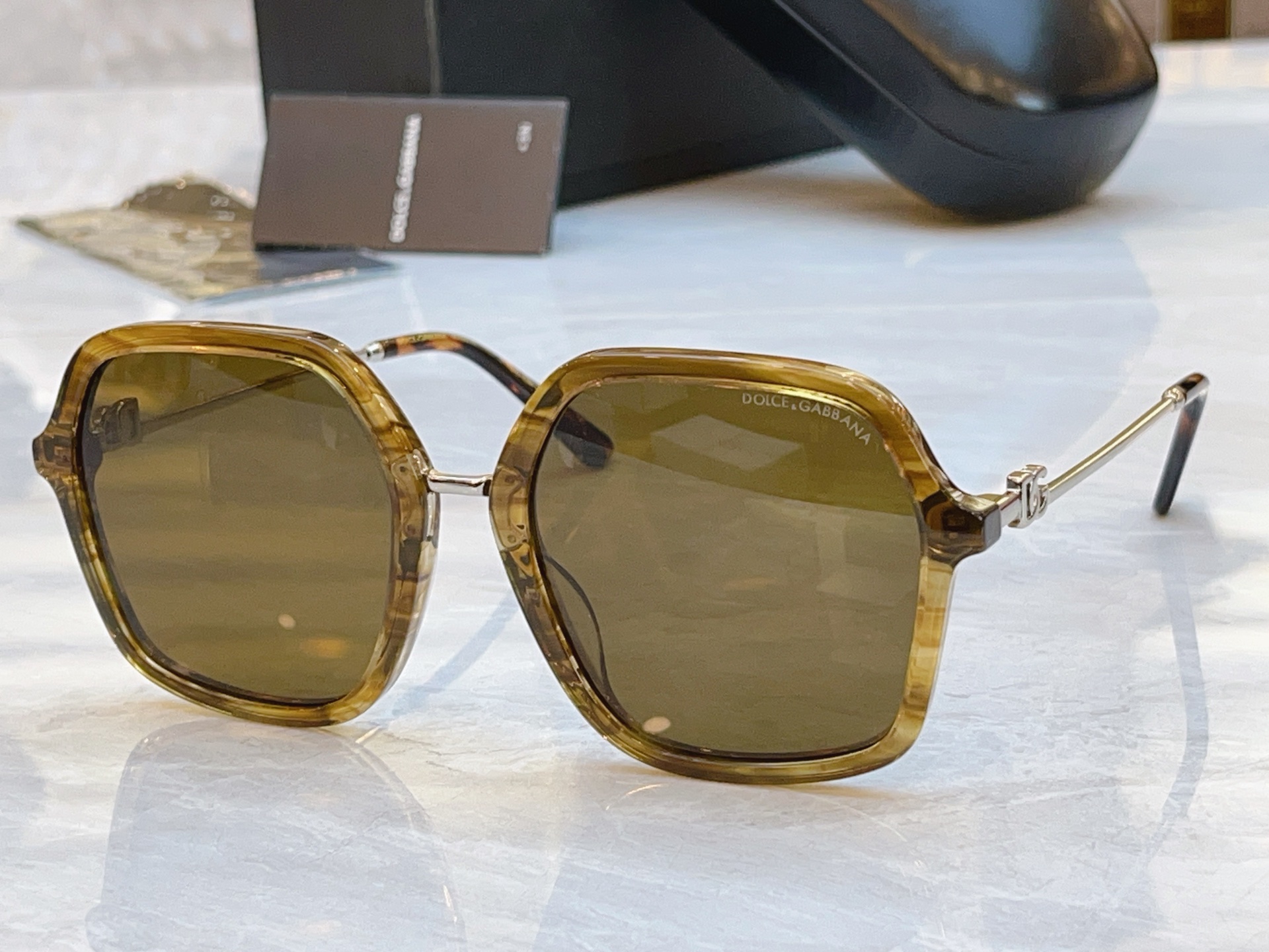 ，【DOLCE & GABBAN*】D*G新款太阳镜，MODEL：DG4422，SIZE：56口20-1