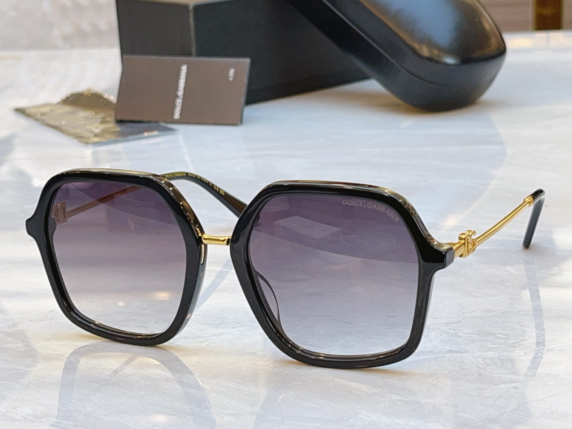 ，【DOLCE & GABBAN*】D*G新款太阳镜，MODEL：DG4422，SIZE：56口20-1