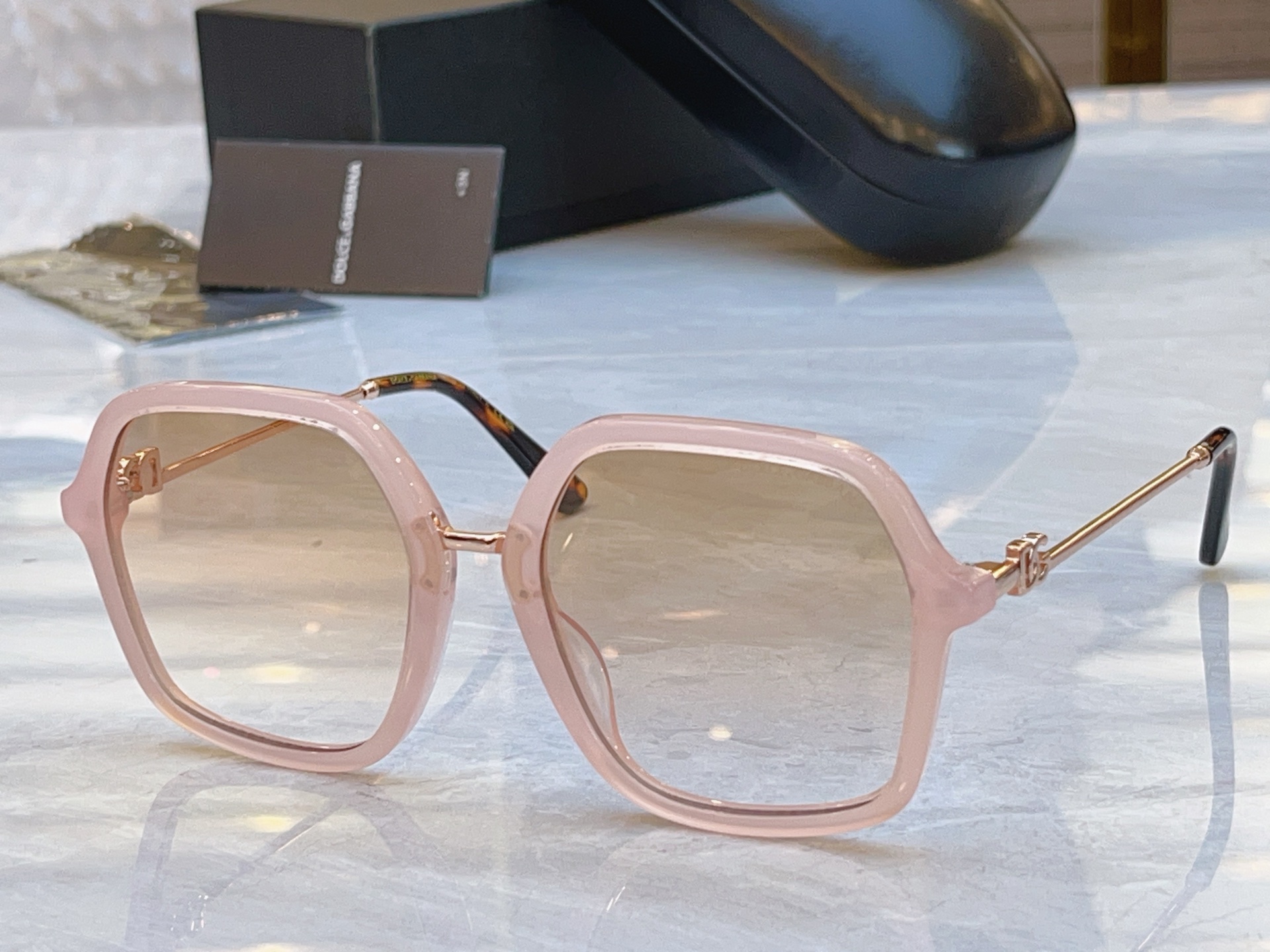，【DOLCE & GABBAN*】D*G新款太阳镜，MODEL：DG4422，SIZE：56口20-1