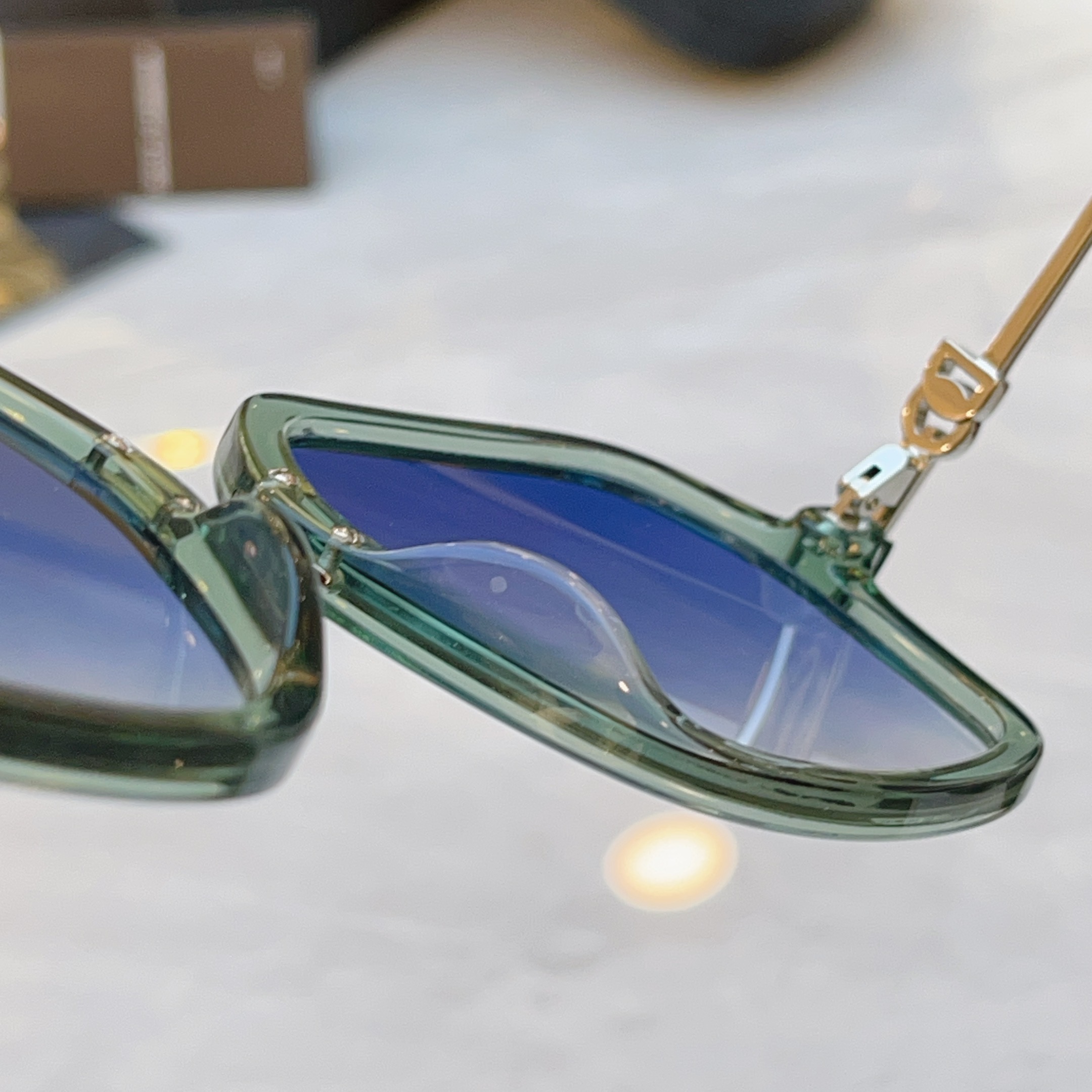 ，【DOLCE & GABBAN*】D*G新款太阳镜，MODEL：DG4422，SIZE：56口20-1