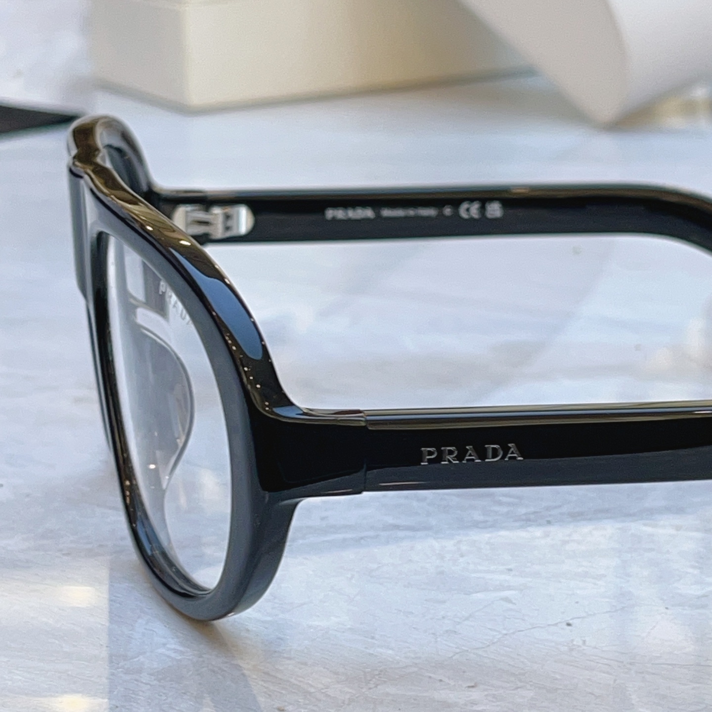 ，【PRAD*】普拉*达新款太阳镜🕶️，MODEL：PR C05，SIZE：57口18-135