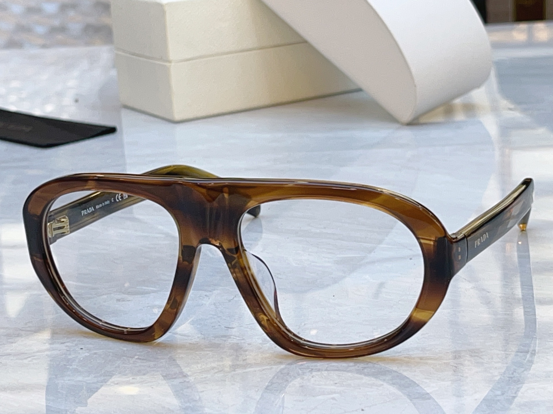 ，【PRAD*】普拉*达新款太阳镜🕶️，MODEL：PR C05，SIZE：57口18-135