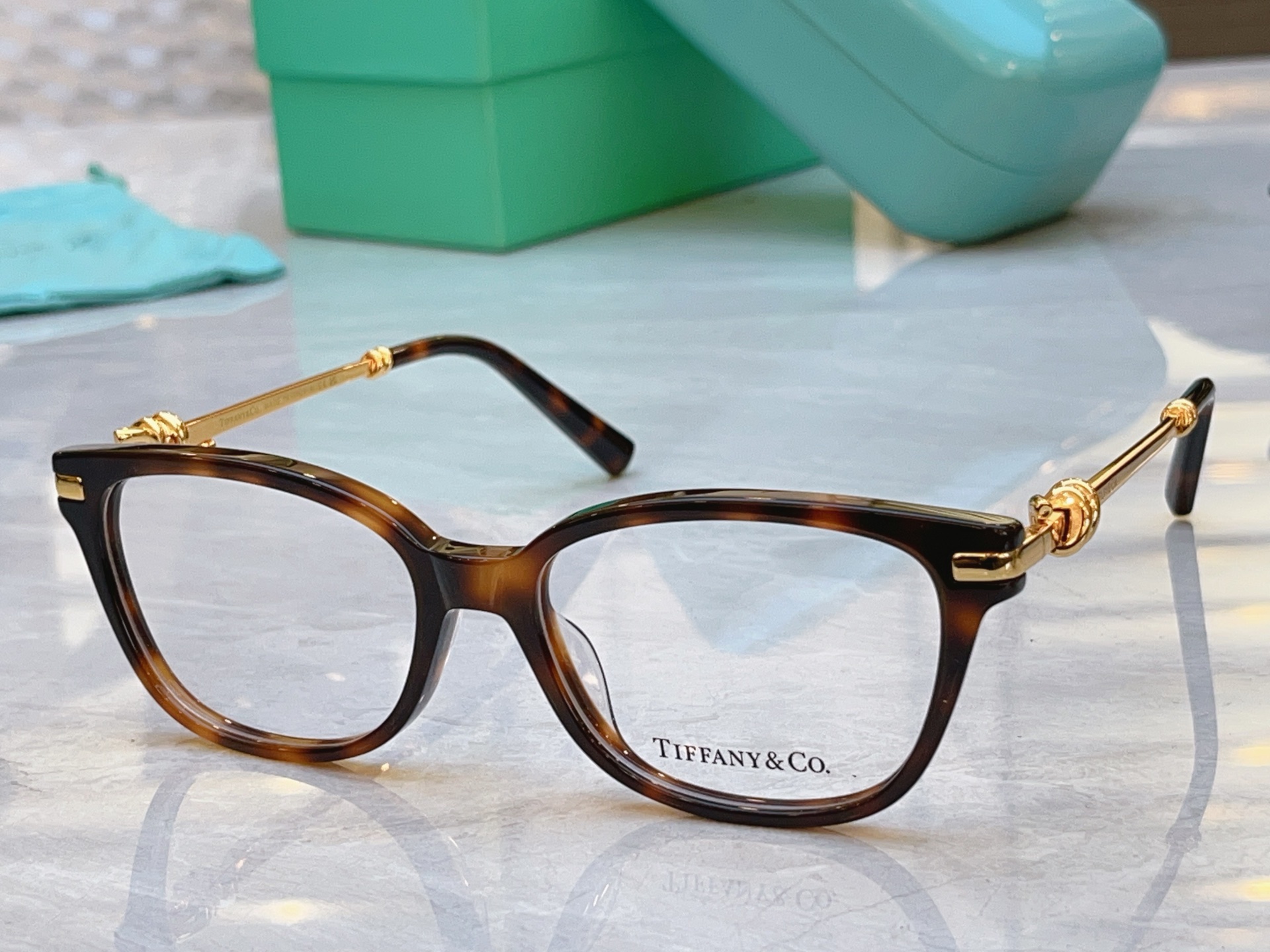 ，【Tiffany & Co.】蒂芙*尼新款太阳镜，Mod：TF2281，Size：55口17-145