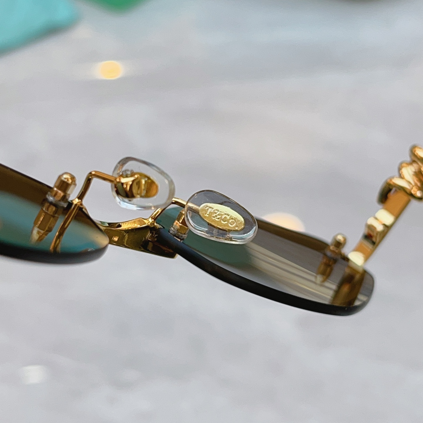 ，【Tiffany & Co.】蒂芙*尼新款太阳镜，Mod：TF2021L，Size：57口19-145
