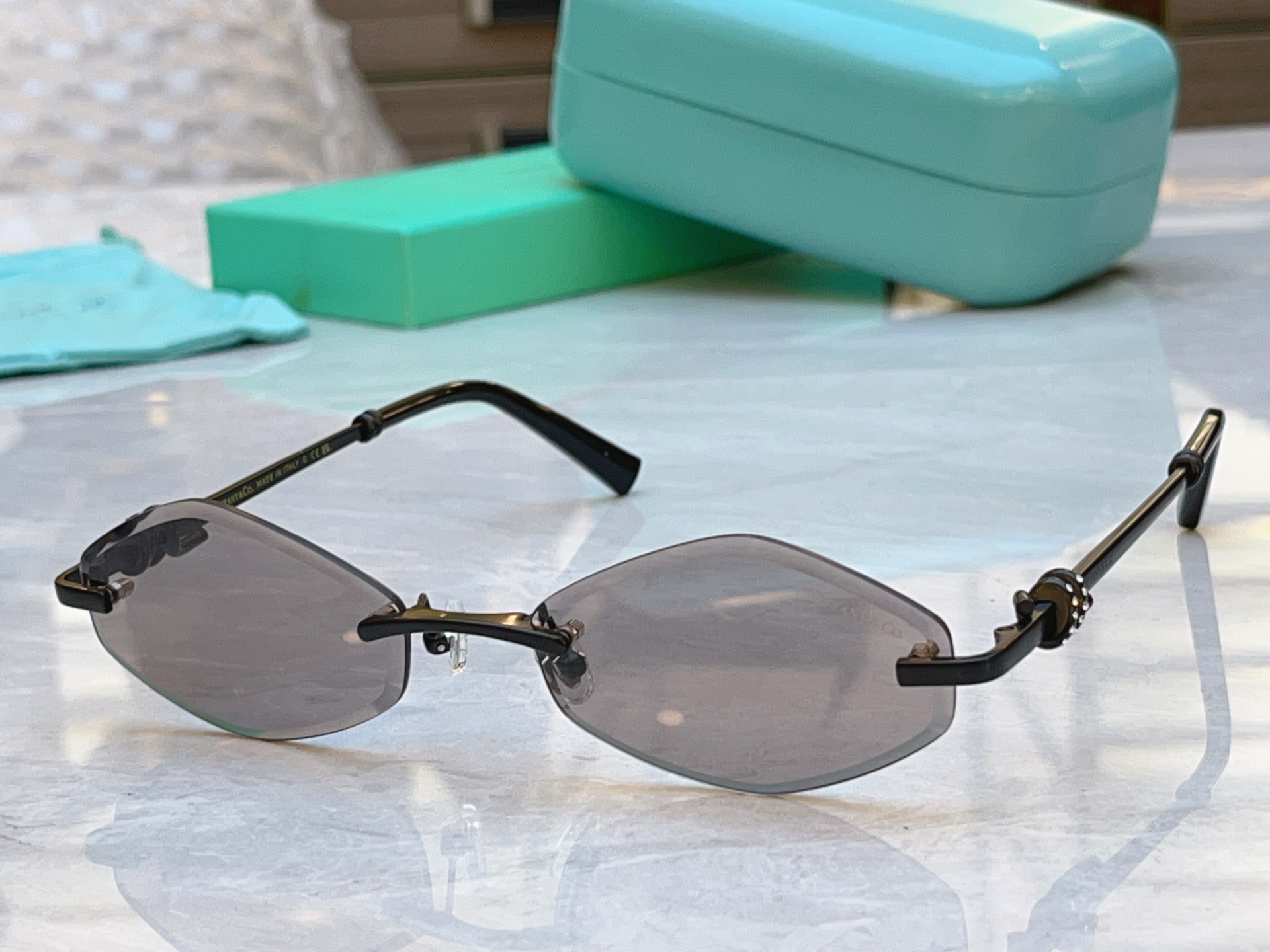 ，【Tiffany & Co.】蒂芙*尼新款太阳镜，Mod：TF2021L，Size：57口19-145