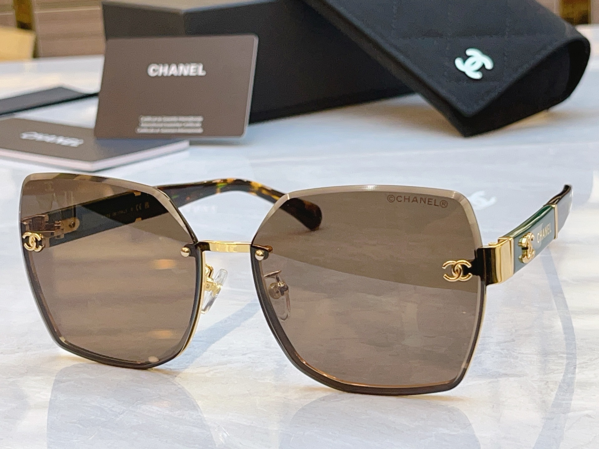 ，【CHANE*】香奈儿新款太阳镜，MODEL：CH5504，SIZE：62口16-145